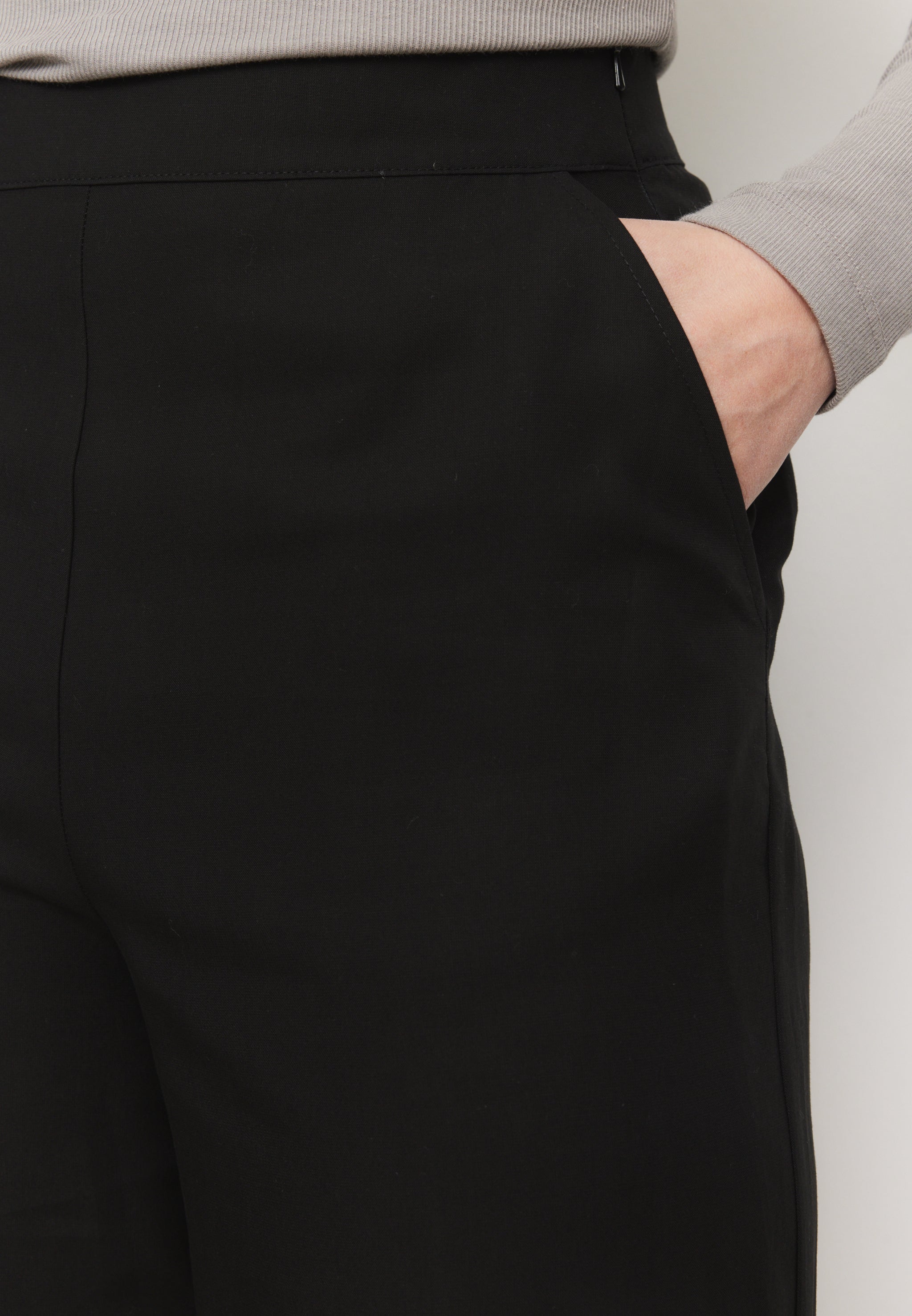 Recolution Pilea pantaloni donna neri lyocell