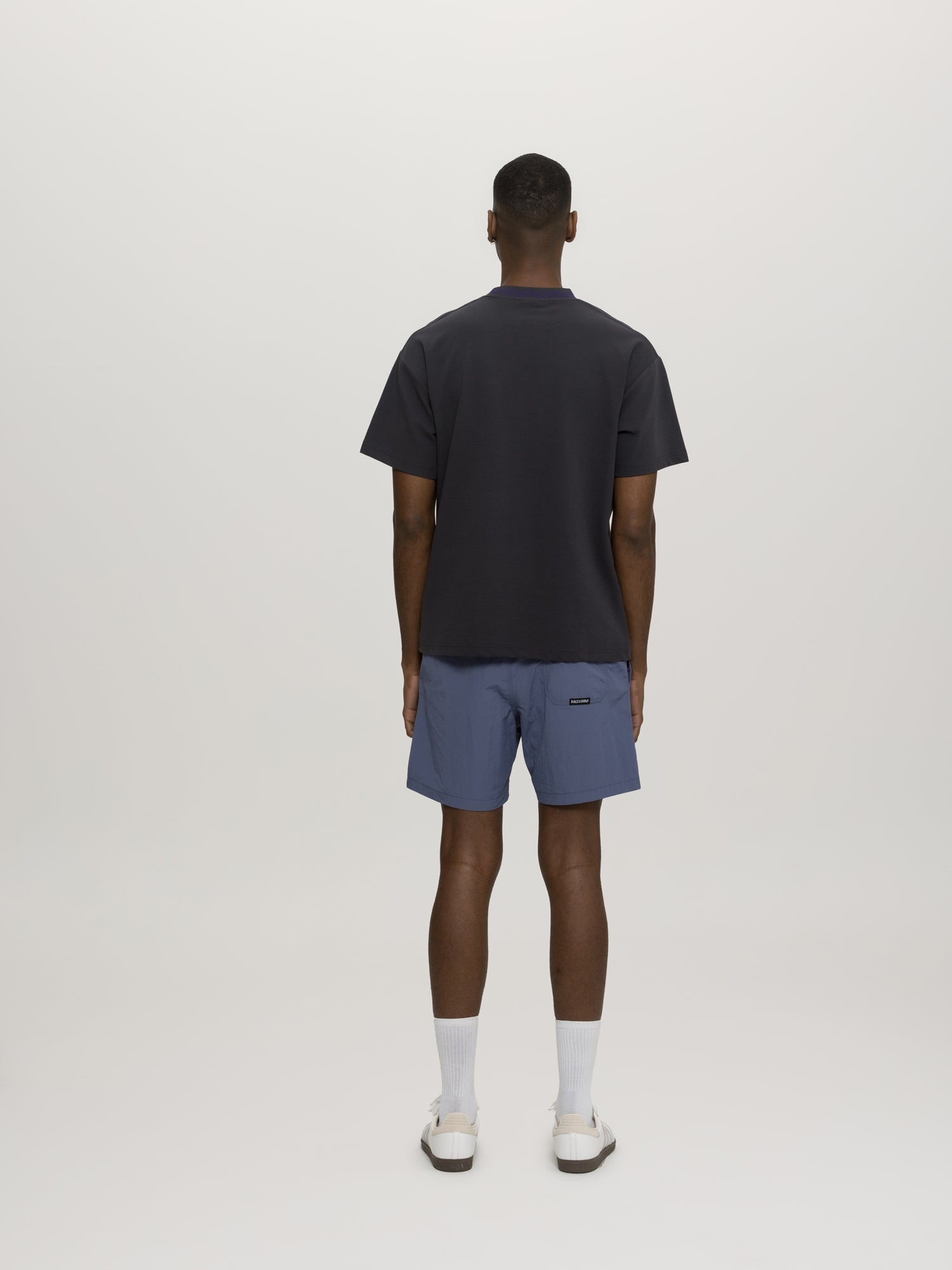 Maui and Sons Break Neck t-shirt ferro cotone boxy fit
