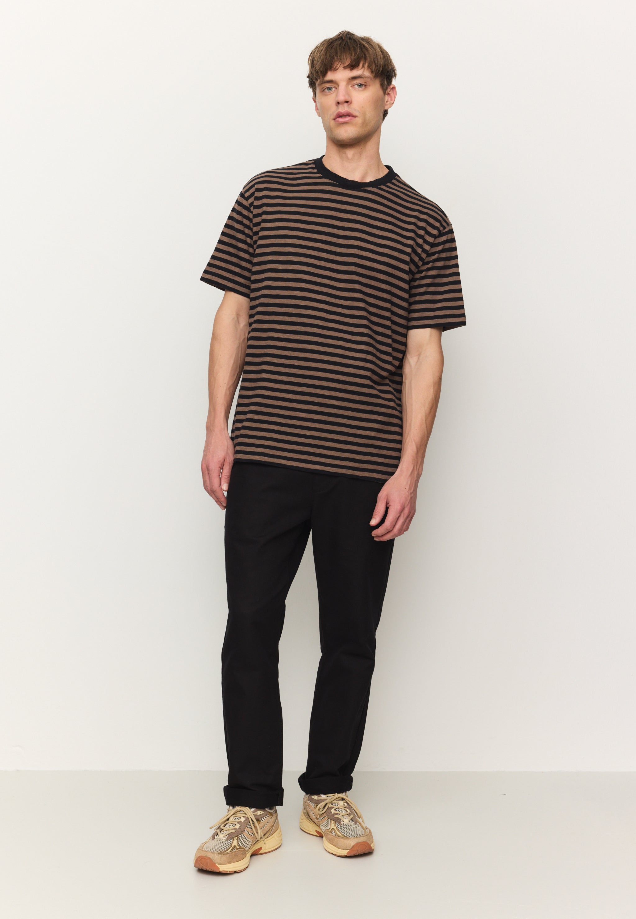 Recolution Tamarind pantaloni chino uomo nero cotone bio