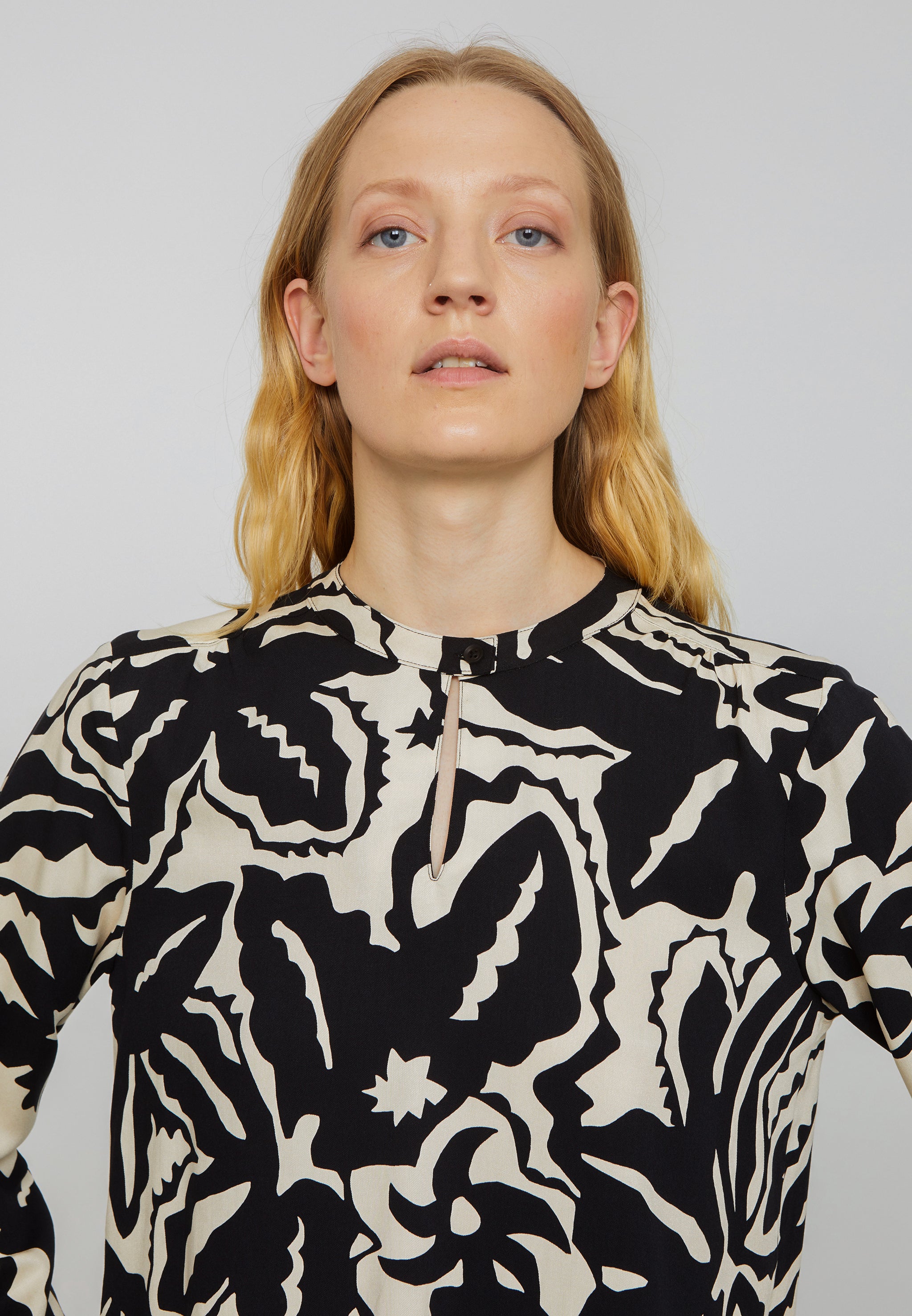 Recolution Carambola Botanical blusa donna nera