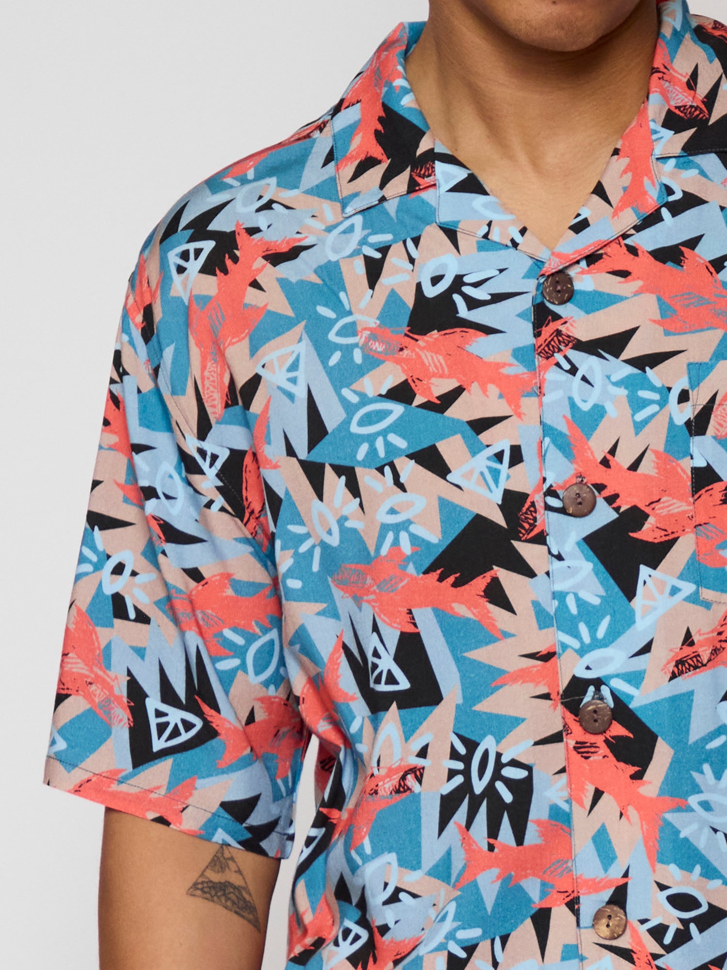 Maui and Sons Shark Tank camicia coral manica corta rayon