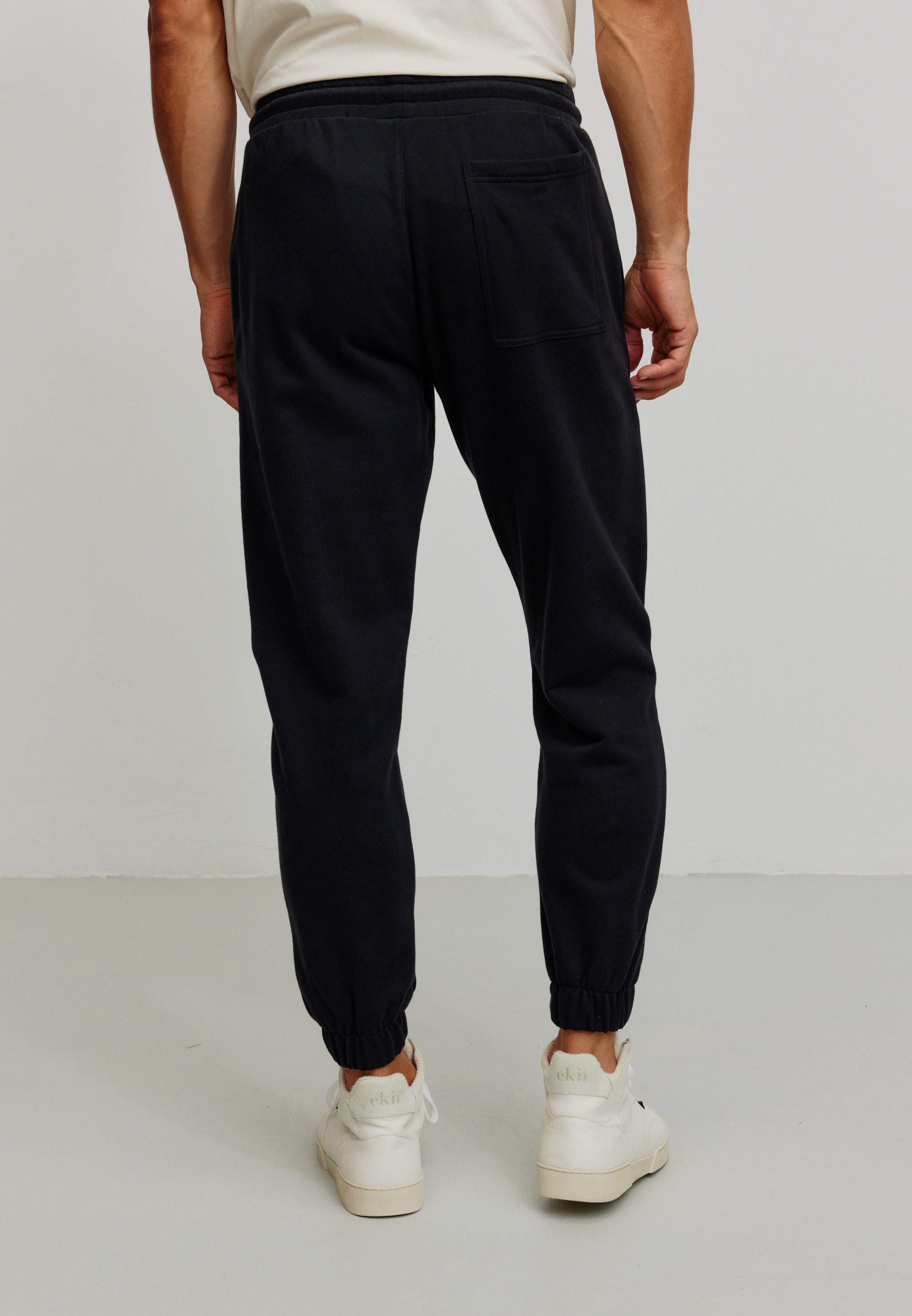 Recolution Thuja jogger cotone bio nero comodo