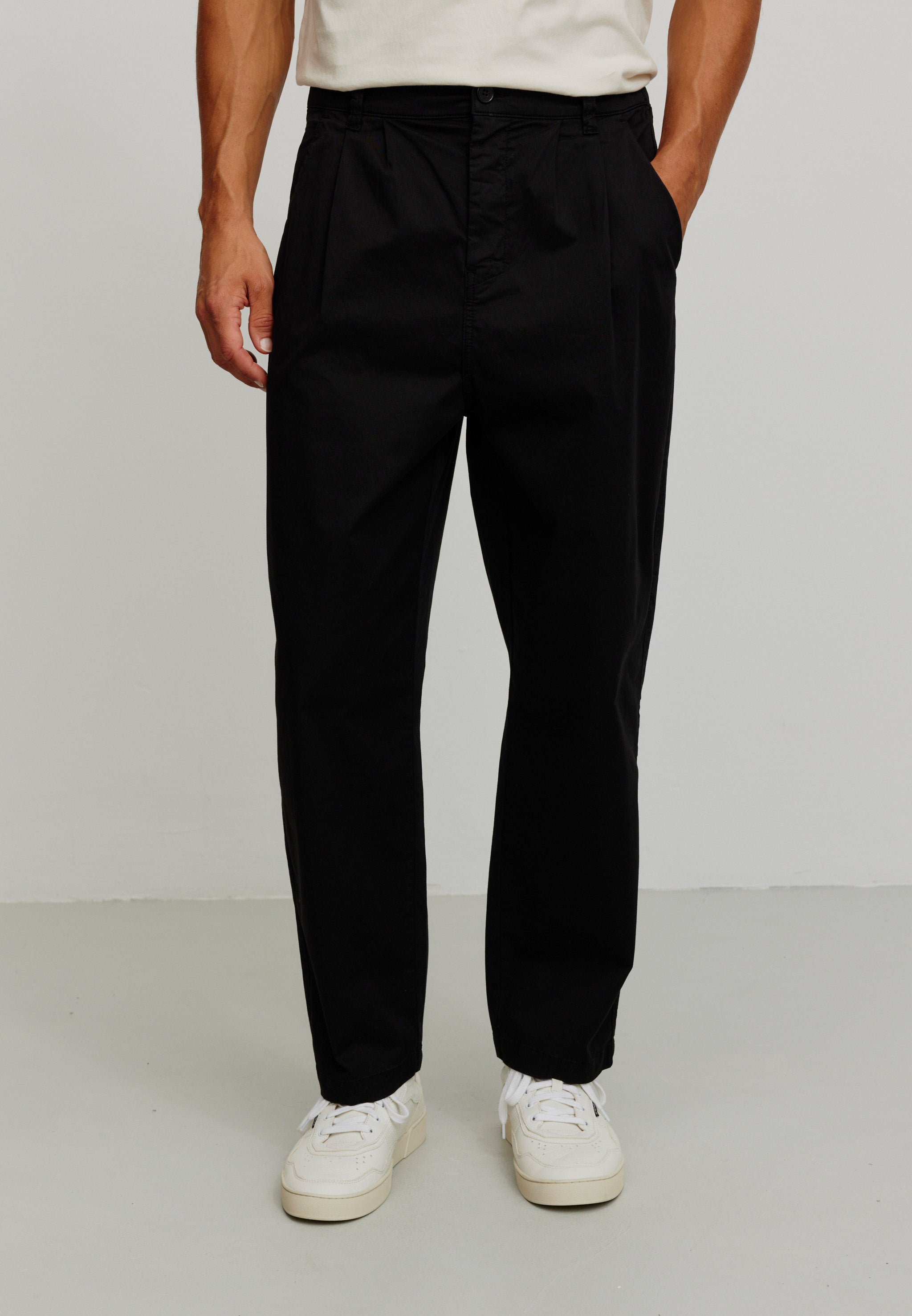 Recolution Catmint chino uomo nero cotone bio