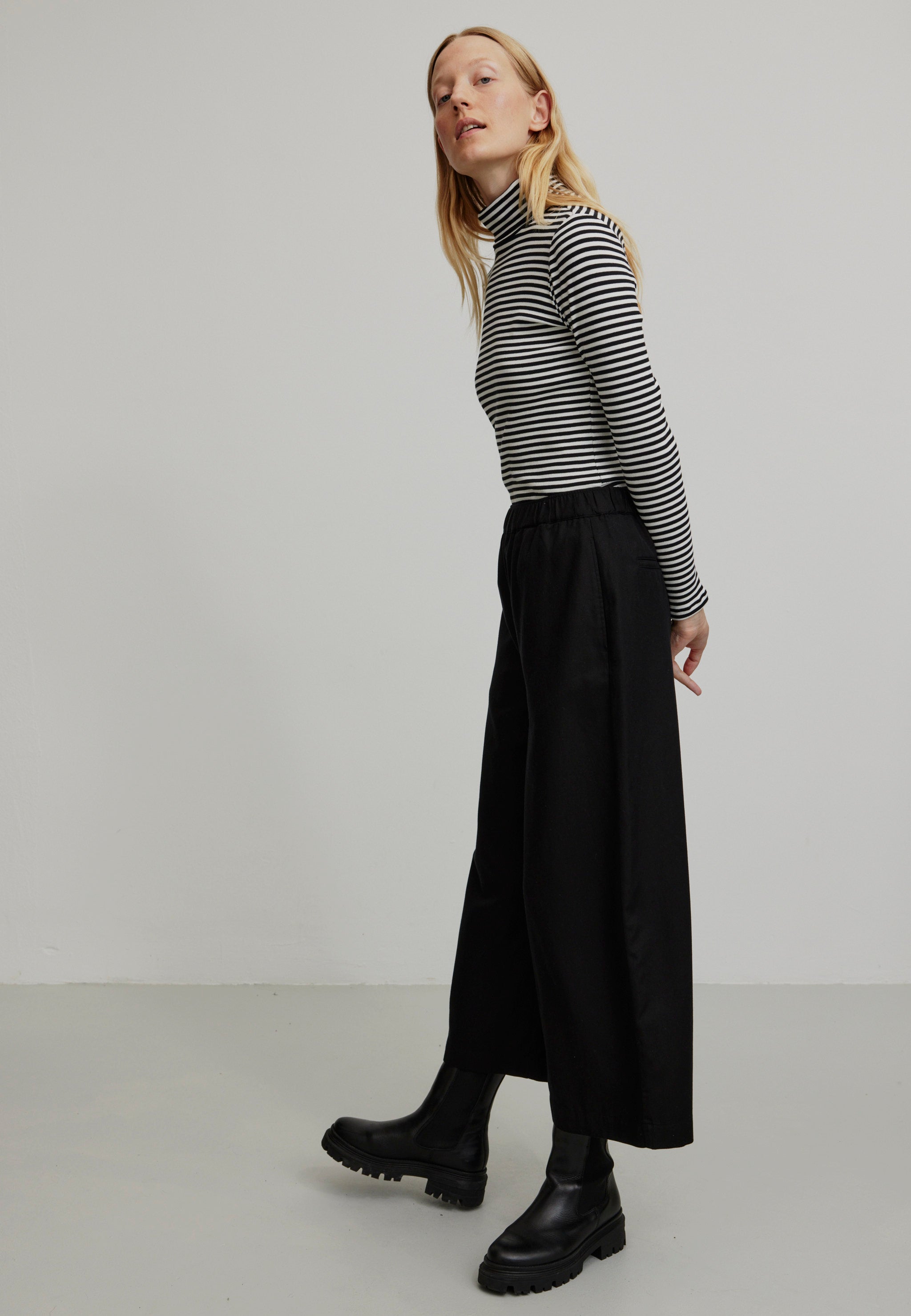 Recolution Liatris Stripes maglia maniche lunghe black a righe