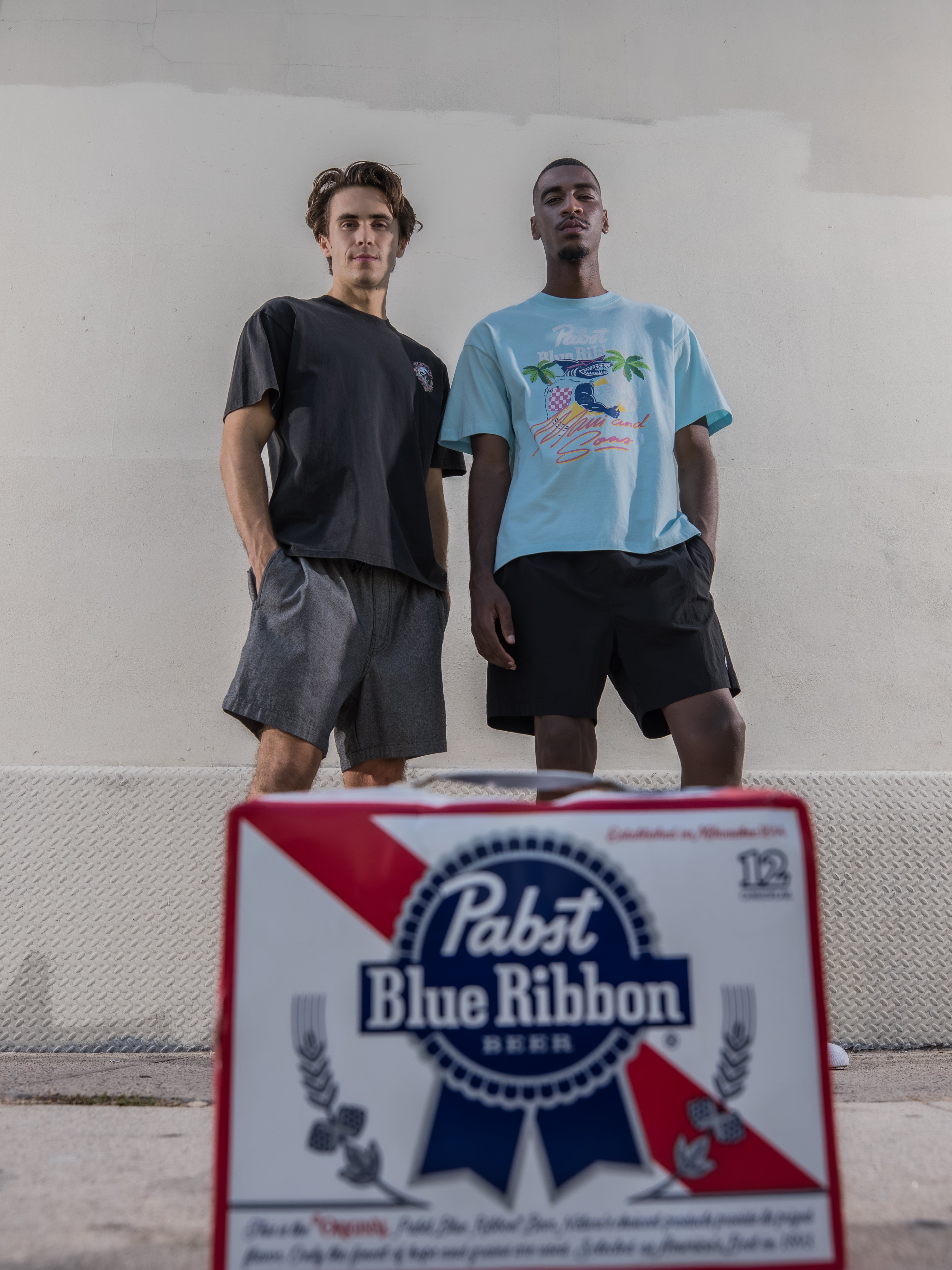 Maui and Sons Pabst Blue Ribbon Shark Vest t-shirt azzurra cotone