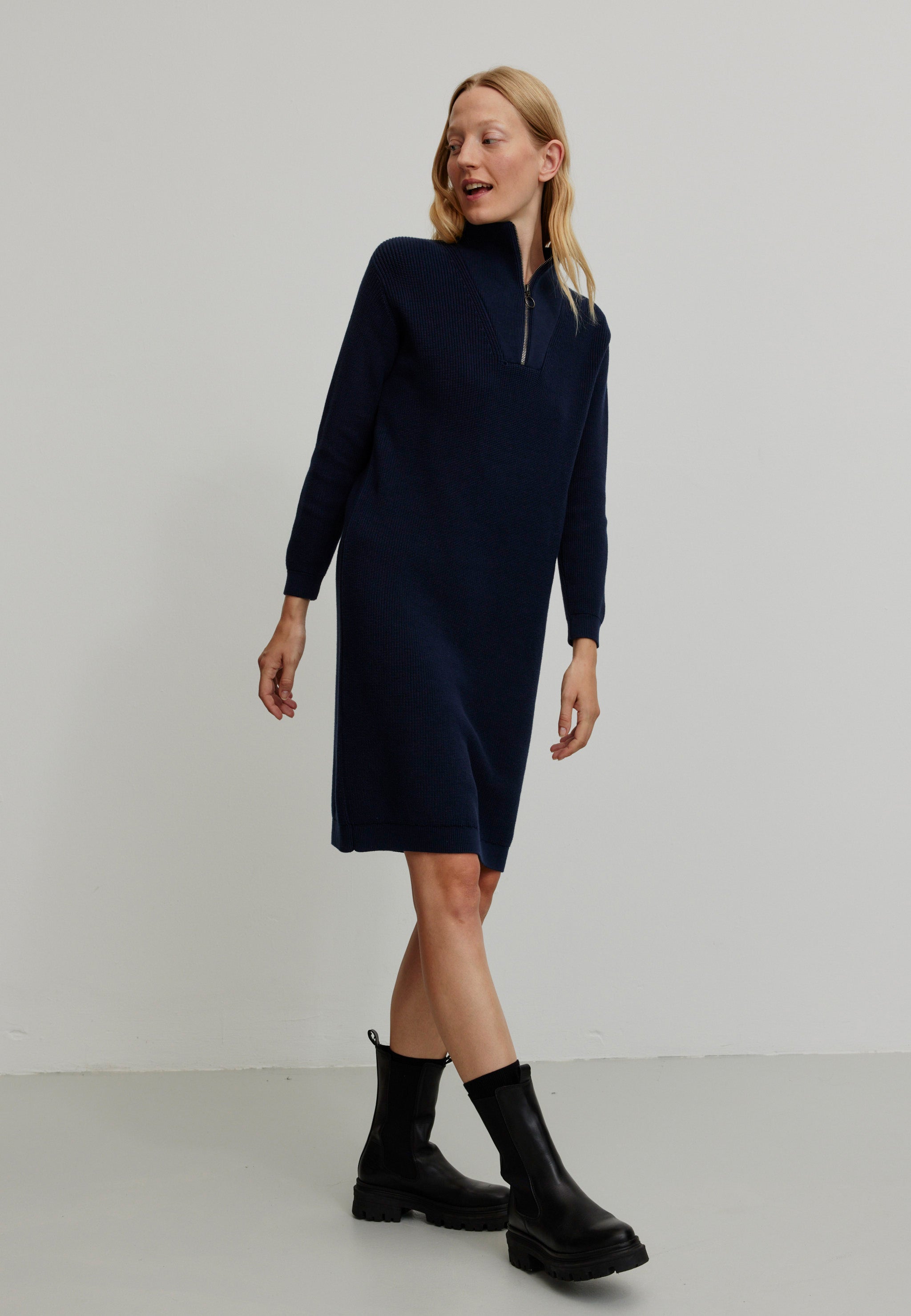 Recolution Stellera abito in maglia blu cotone bio
