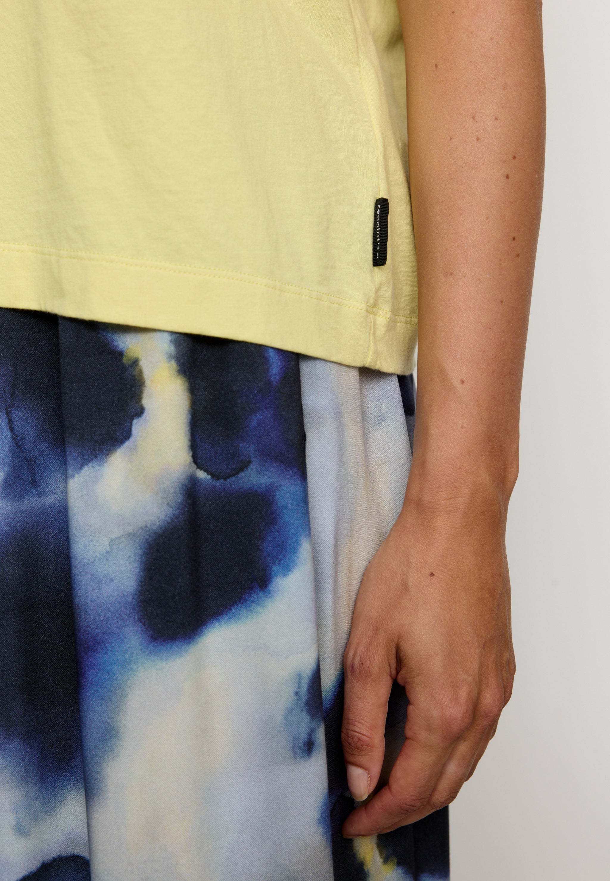 Recolution Azolla t-shirt gialla cotone bio boxy fit