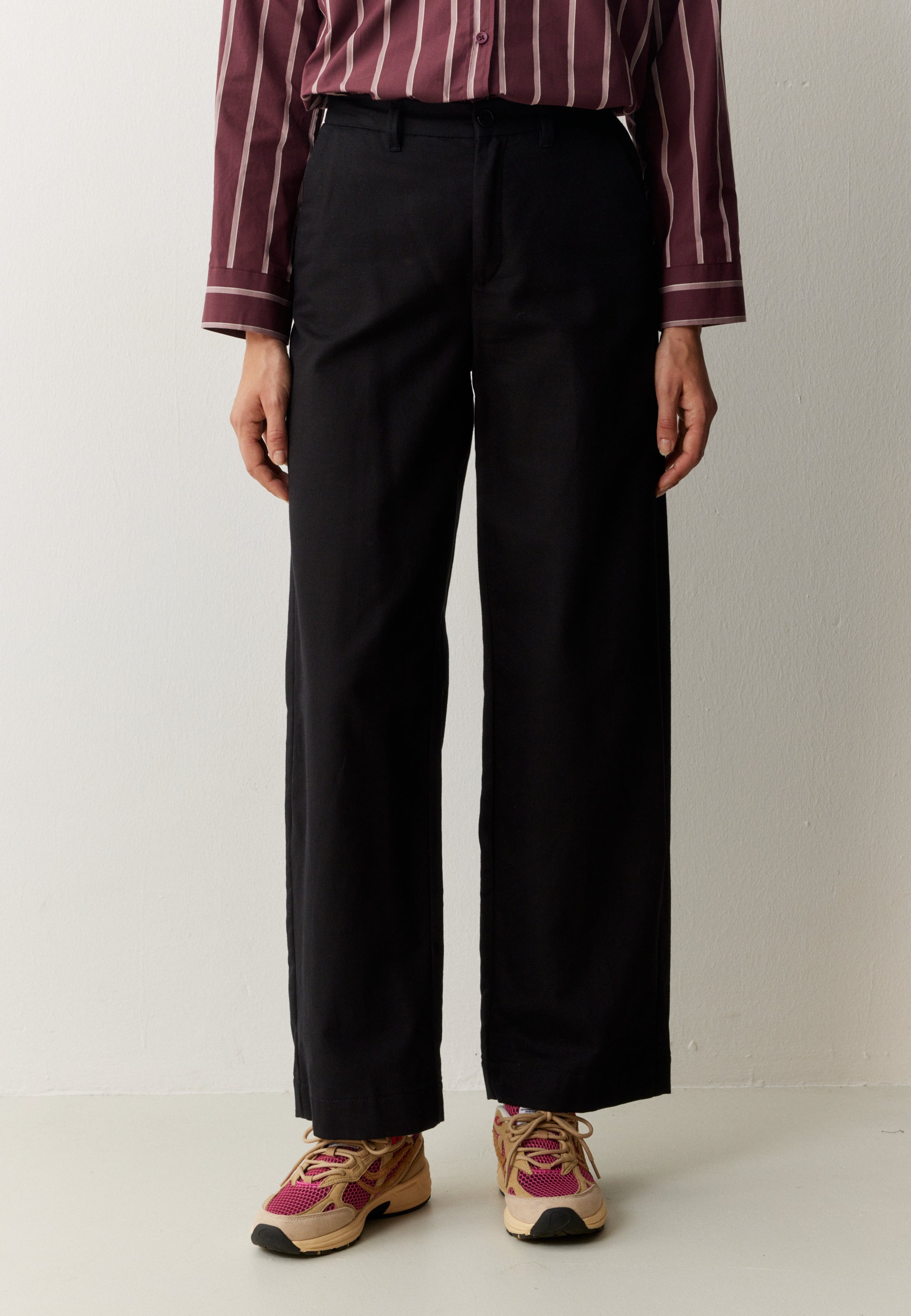 Recolution Ligularia pantaloni marlene nero bio