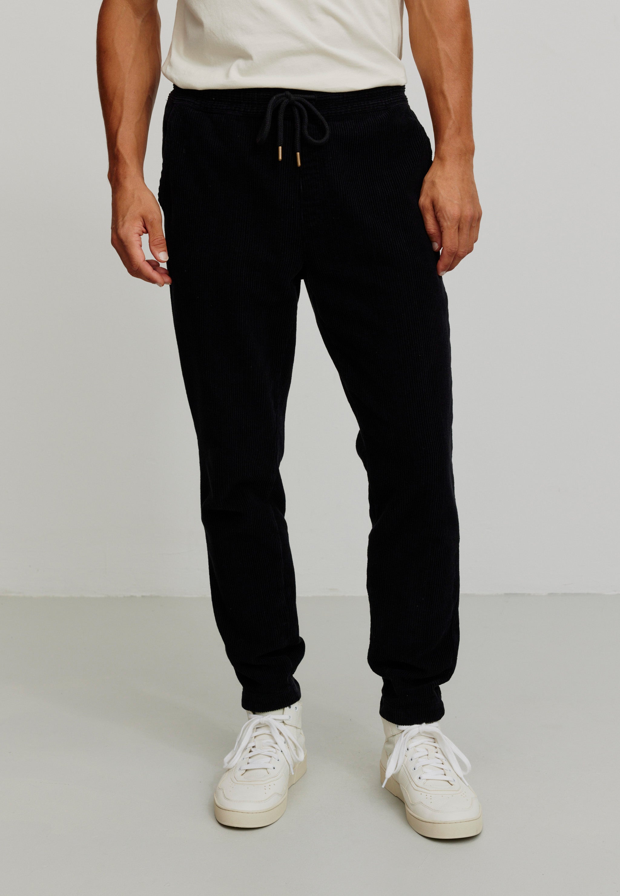Recolution Cyperus pantaloni chino neri velluto bio