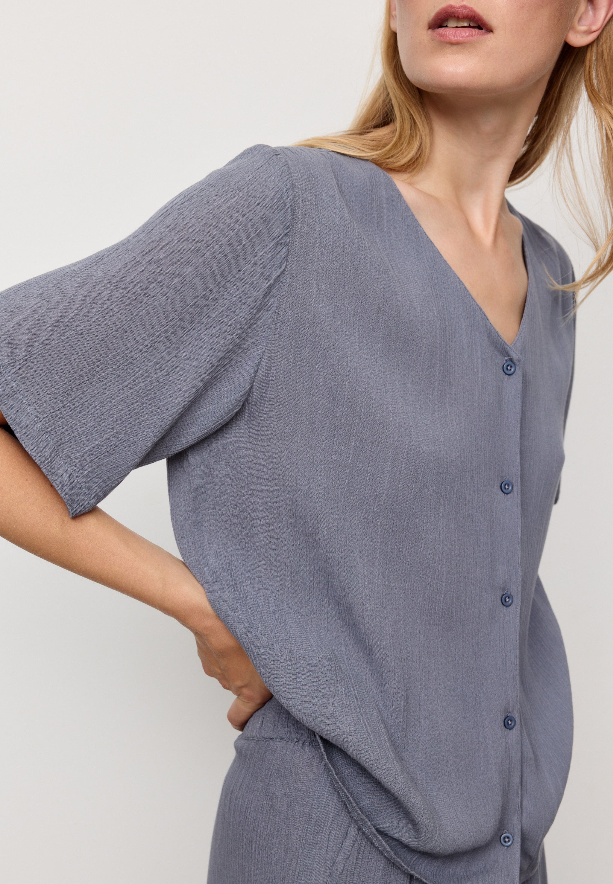 Recolution Spirea blusa azzurra manica corta viscosa