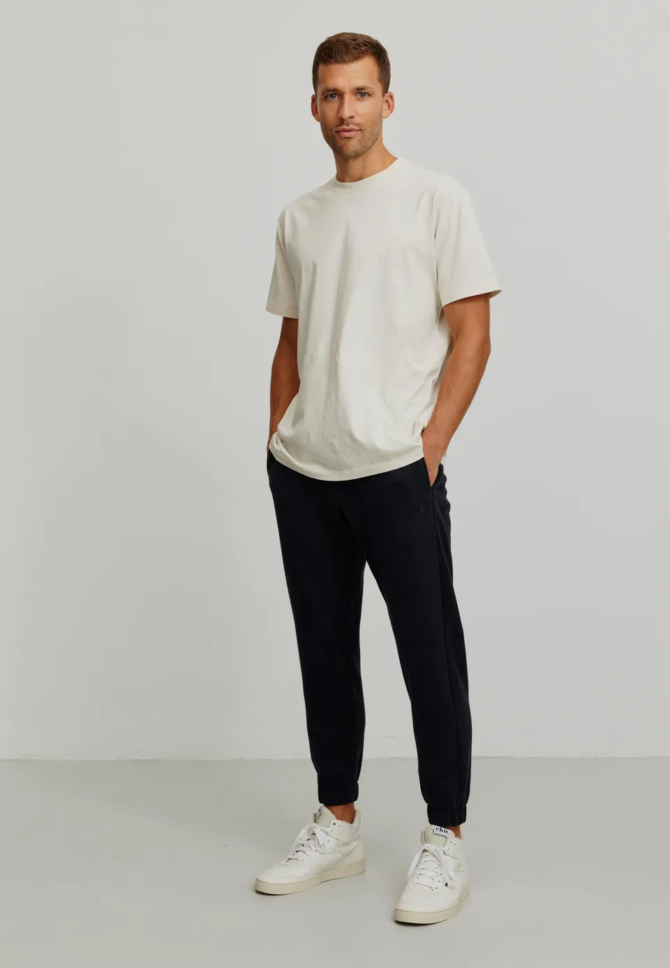 Recolution Thuja jogger cotone bio nero comodo