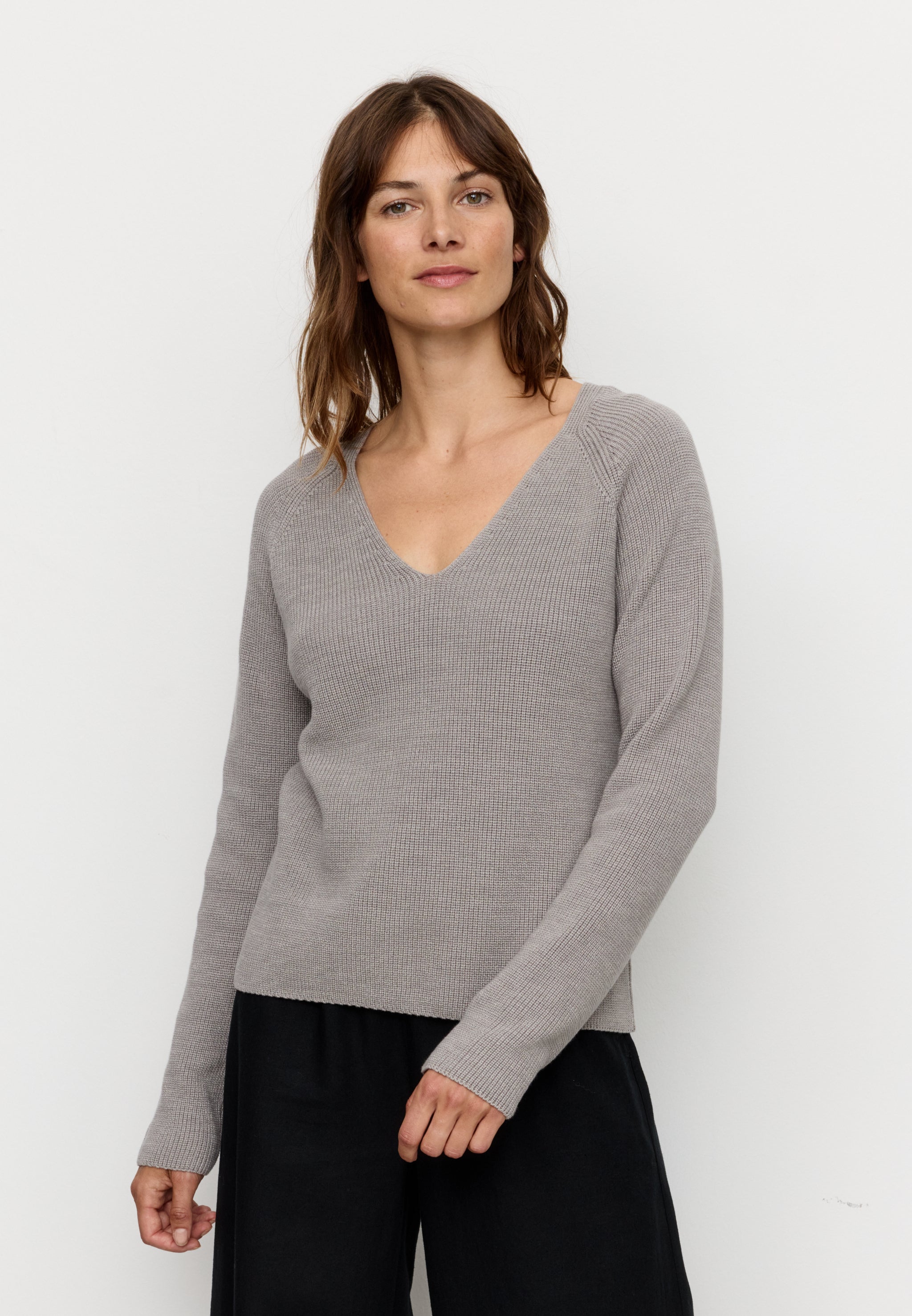 Recolution Arugula pullover scollo a V greige cotone bio