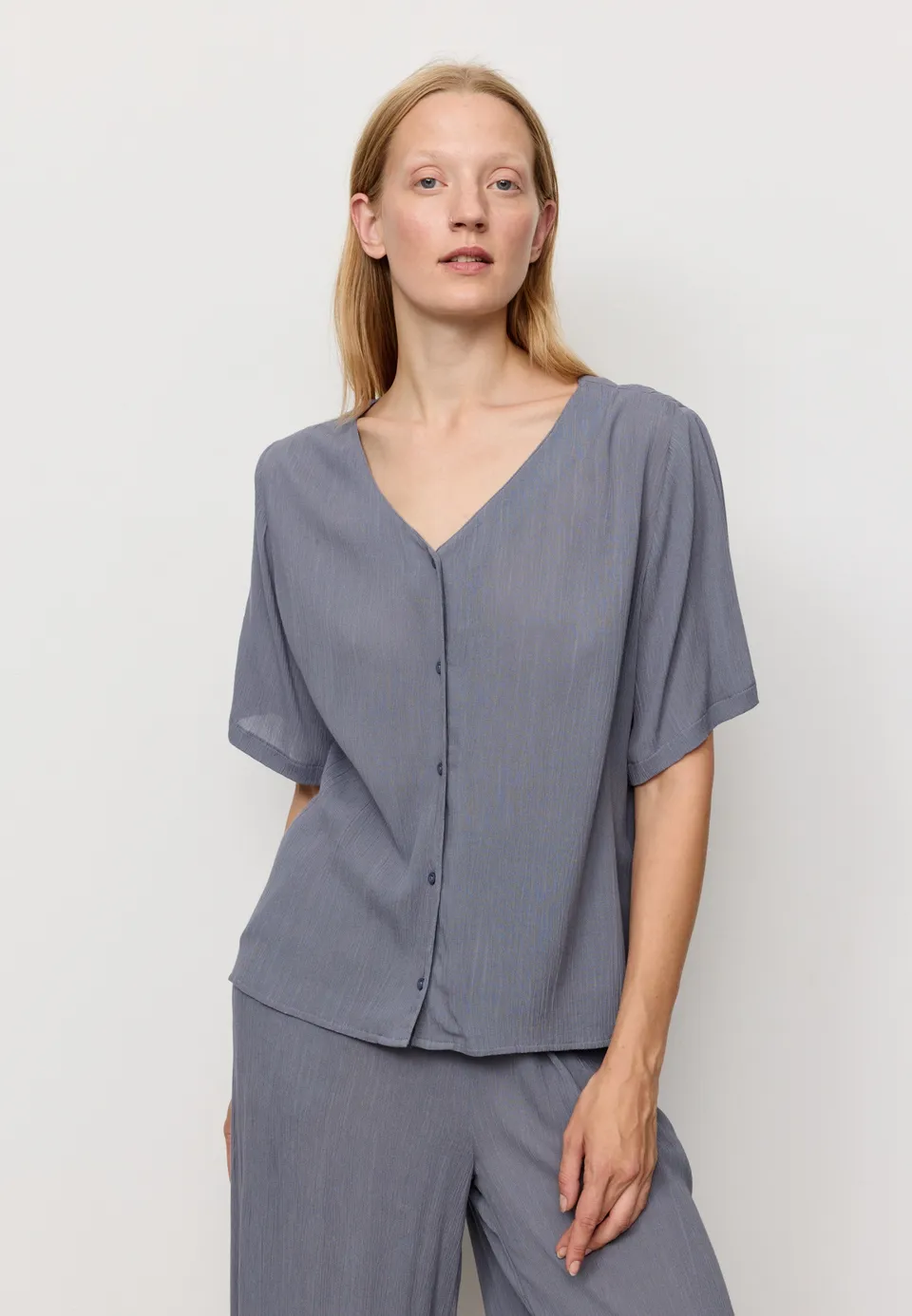 Recolution Spirea blusa azzurra manica corta viscosa