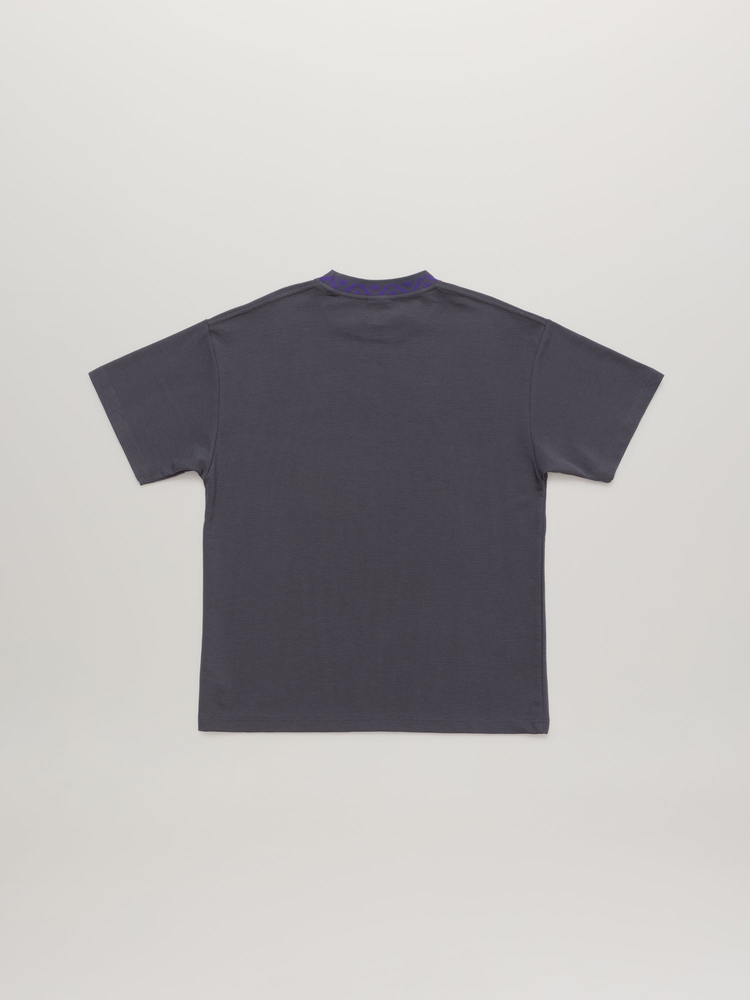 Maui and Sons Break Neck t-shirt ferro cotone boxy fit