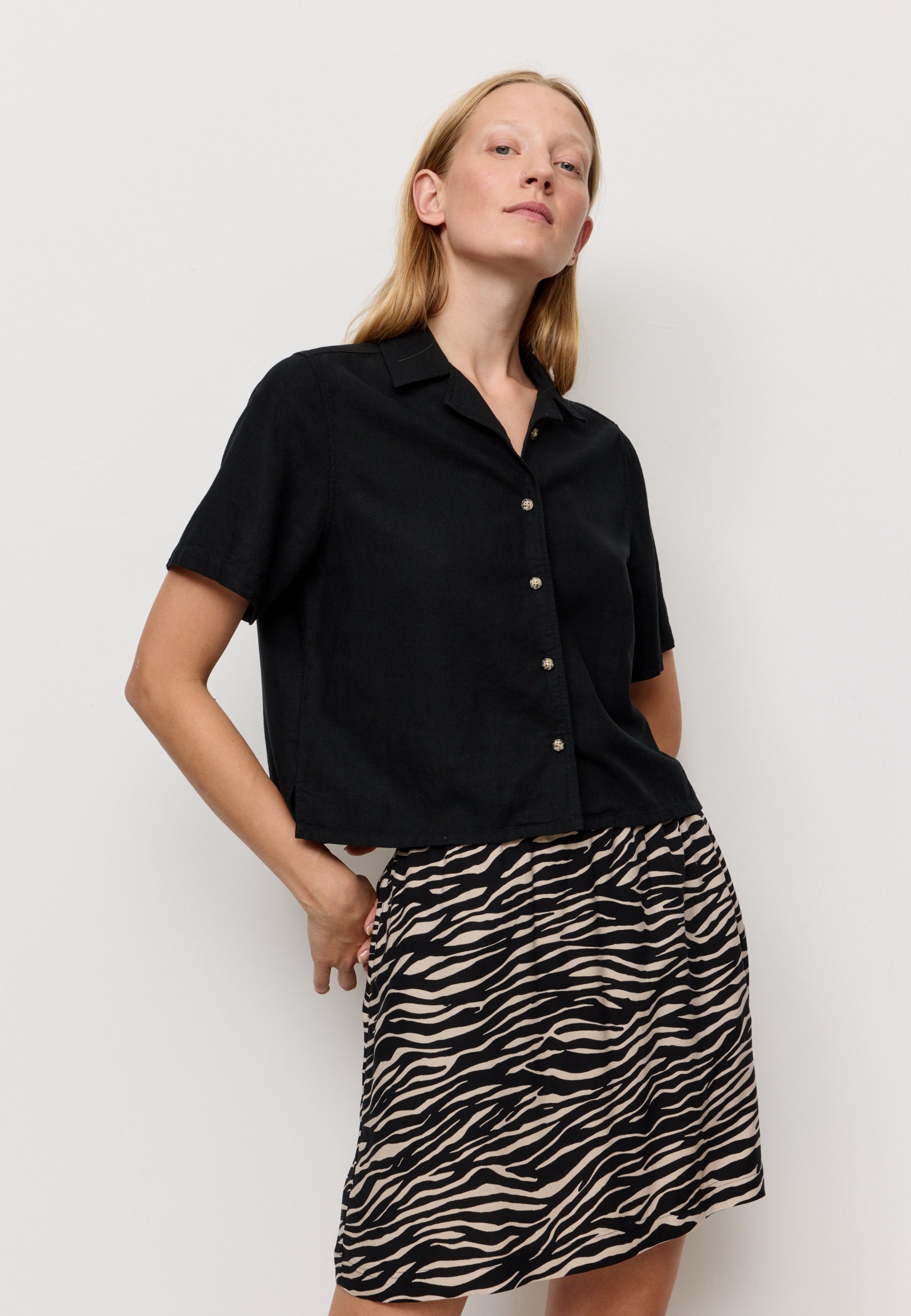 Recolution Zedoary Zebra gonna nera viscosa