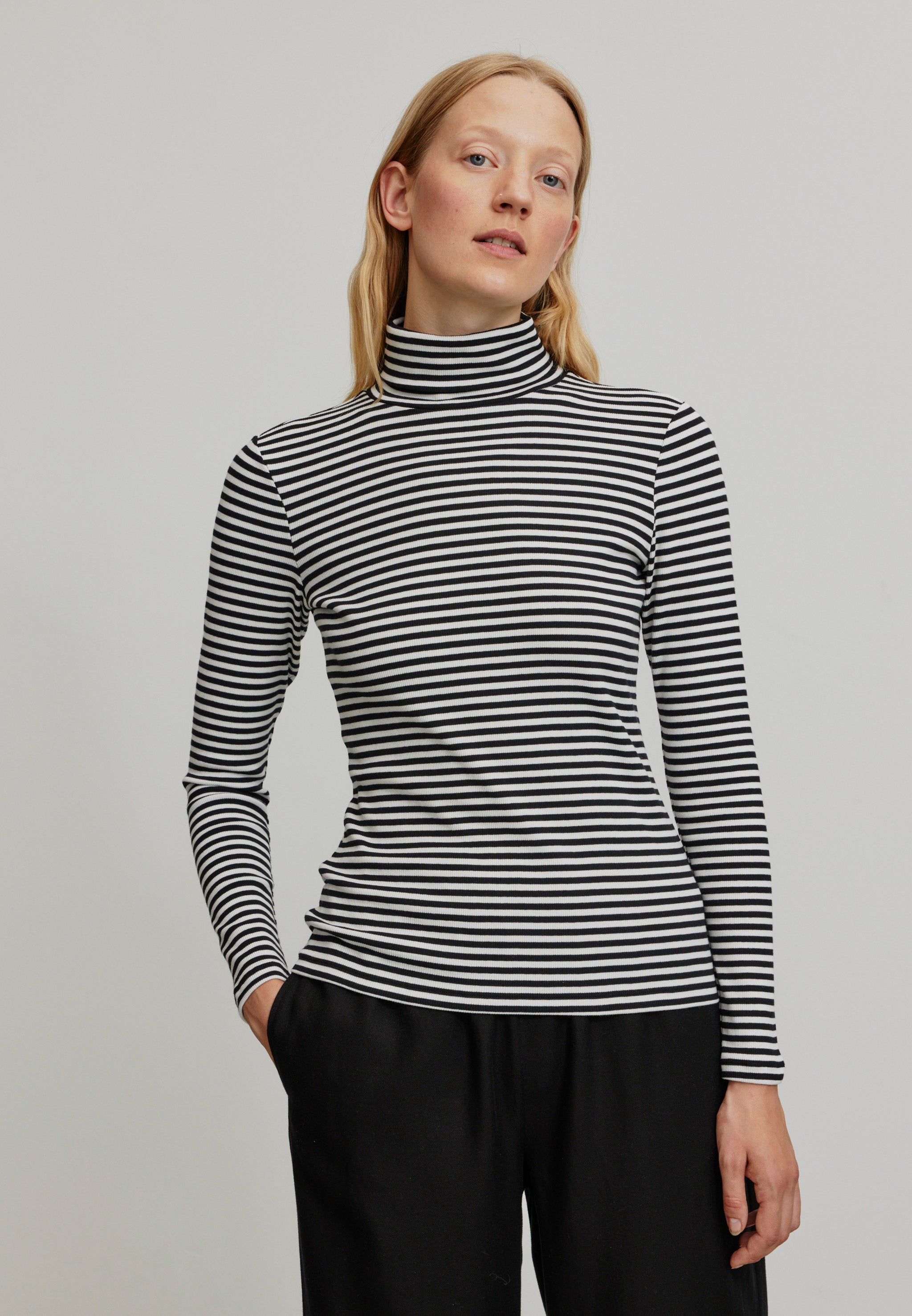 Recolution Liatris Stripes maglia maniche lunghe black a righe