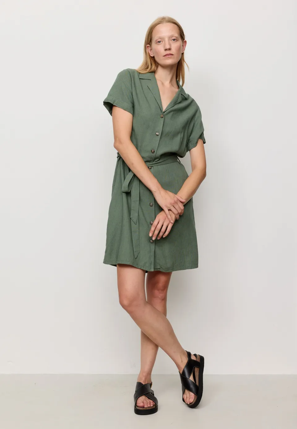 Recolution Yucca vestito in lino khaki traspirante