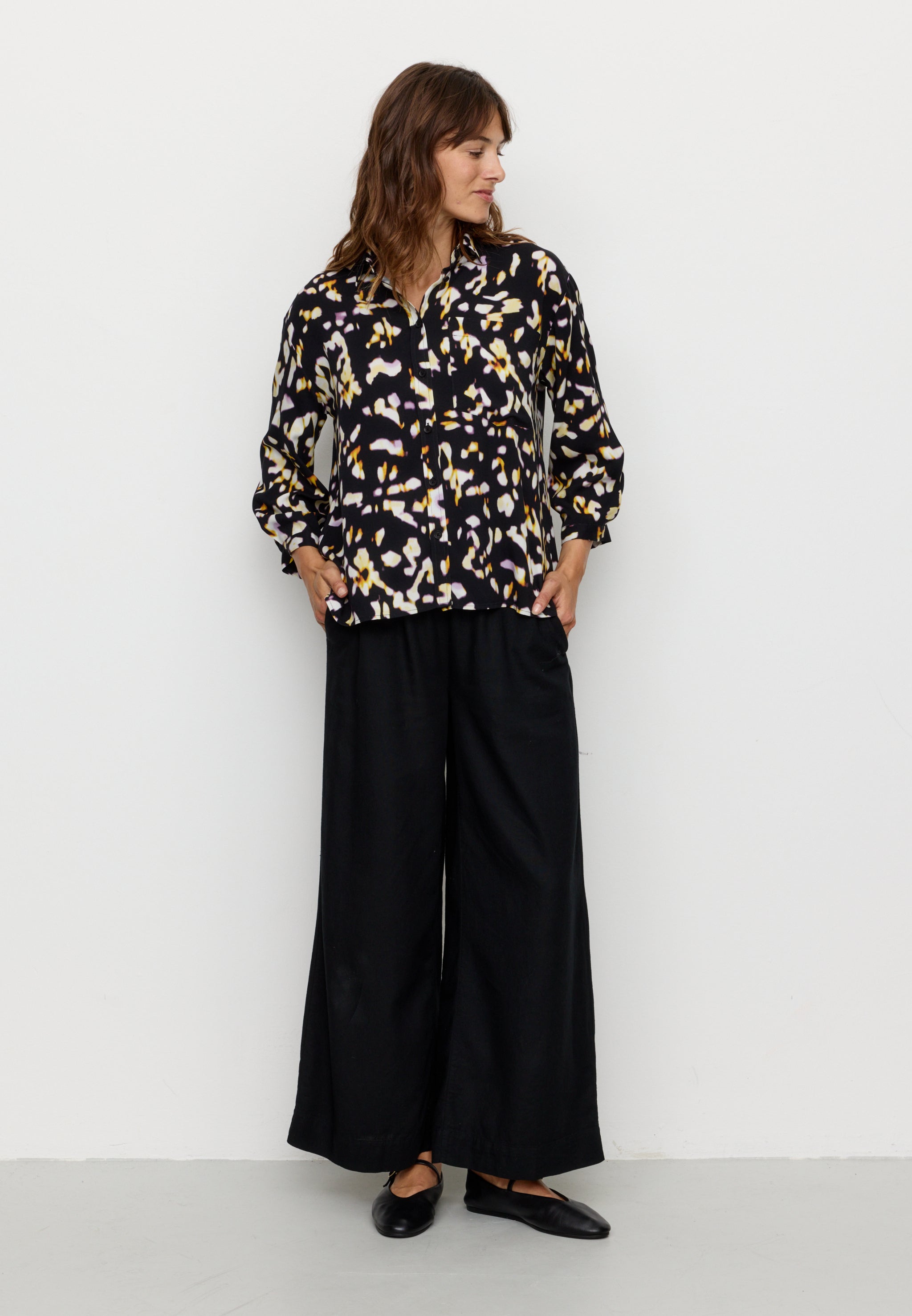Recolution Cypress Blurry camicia nera viscosa