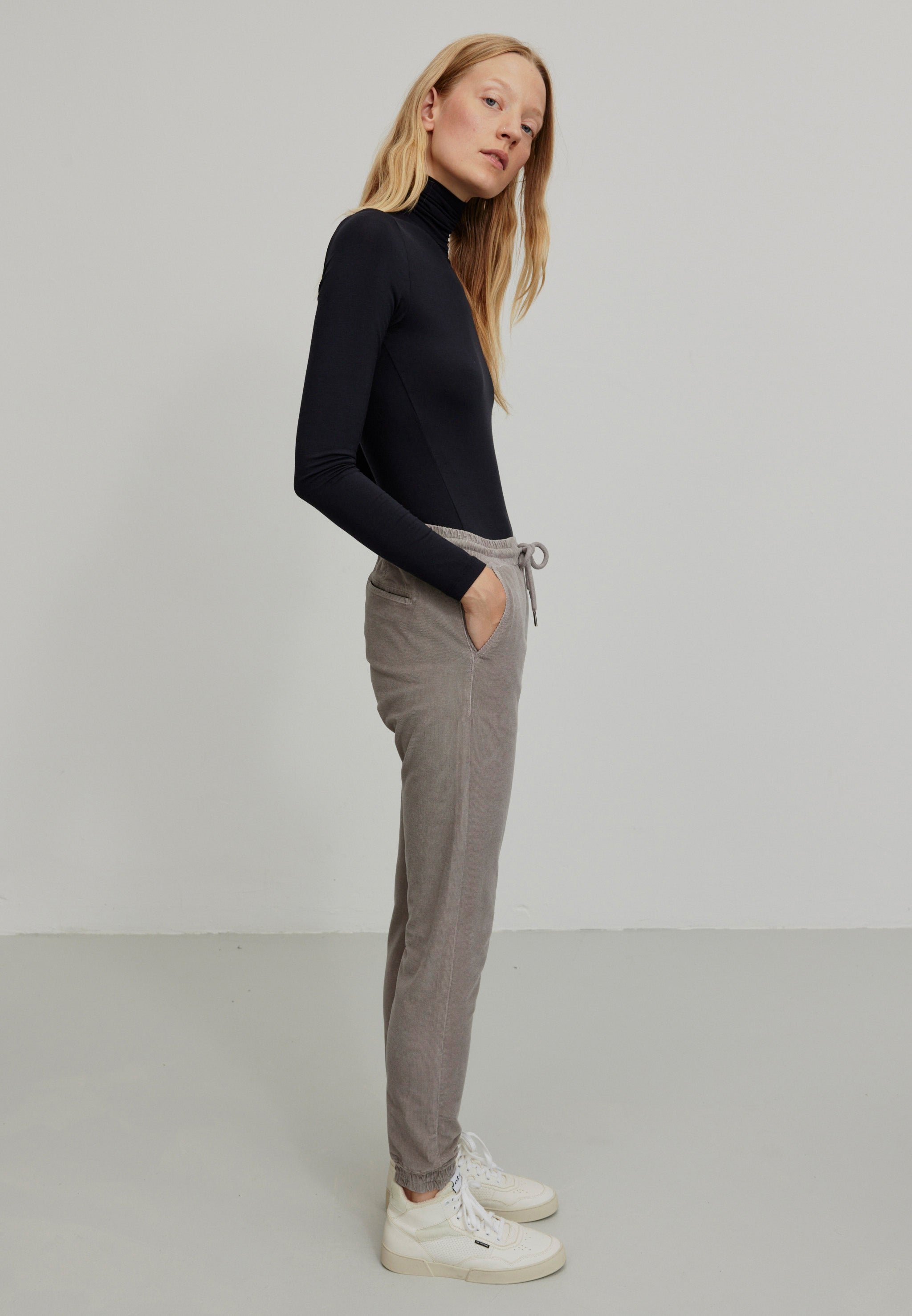 Recolution Chaiturus pantaloni chino marrone cord elasticizzato