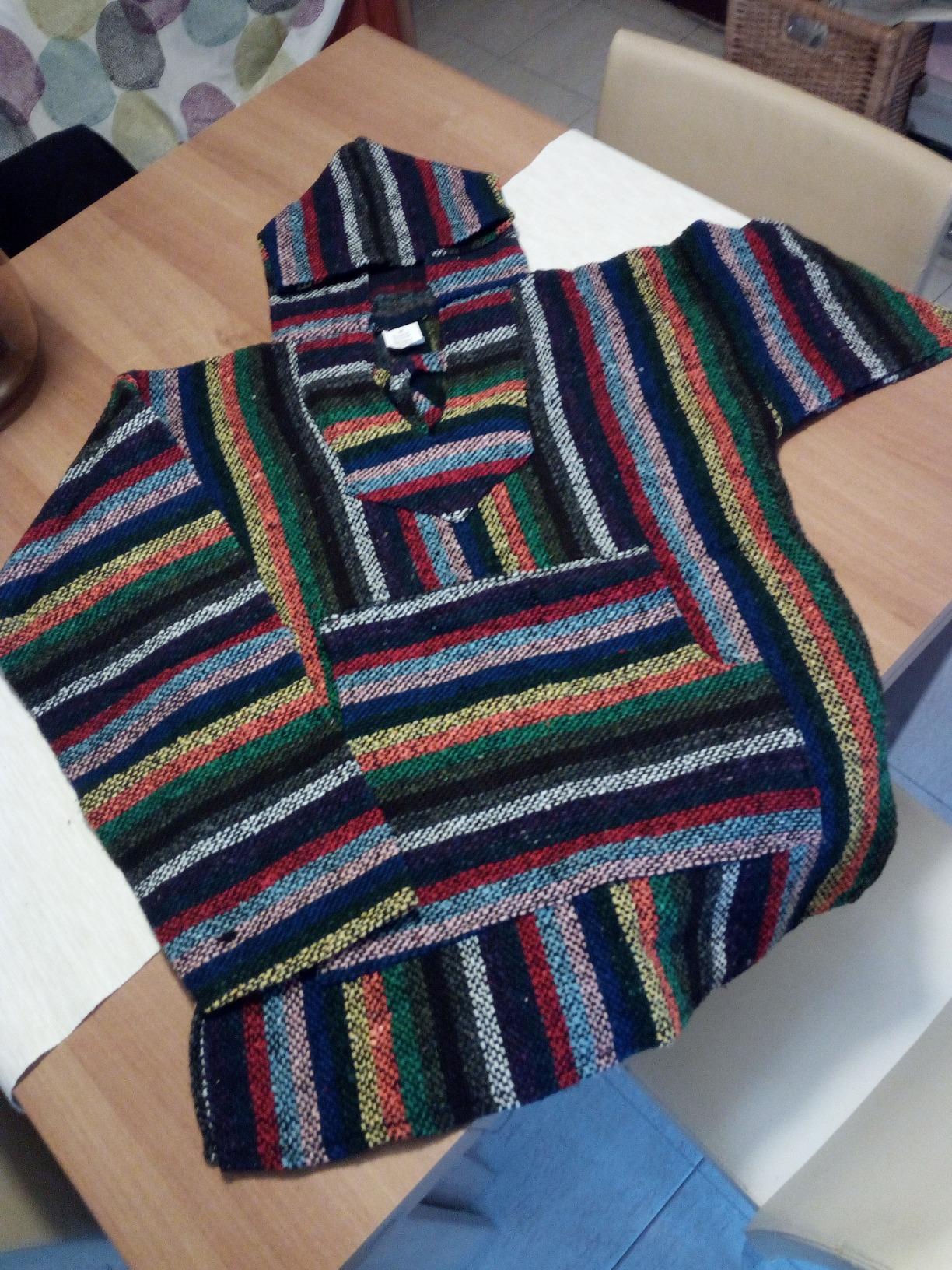 Siesta Baja felpa con cappuccio XXL righe vibranti calda