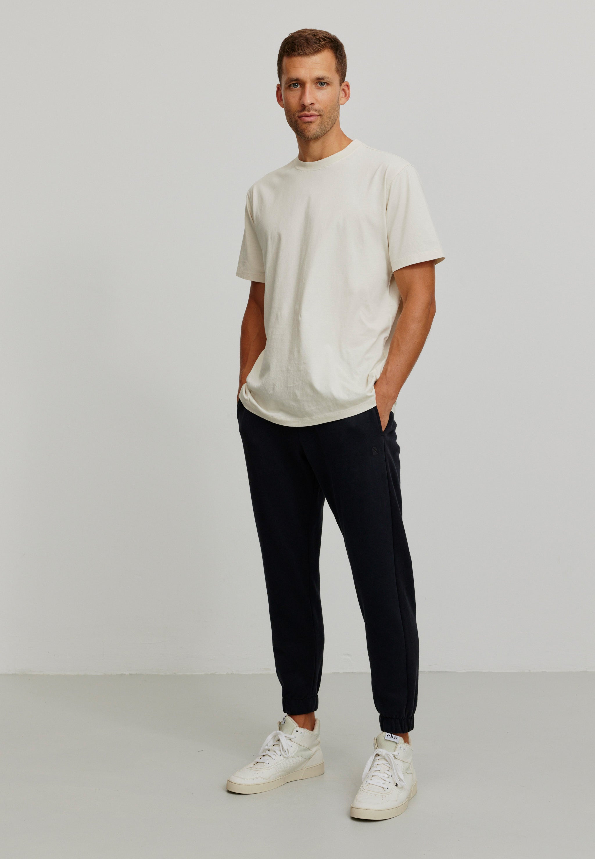 Recolution Thuja jogger cotone bio nero comodo