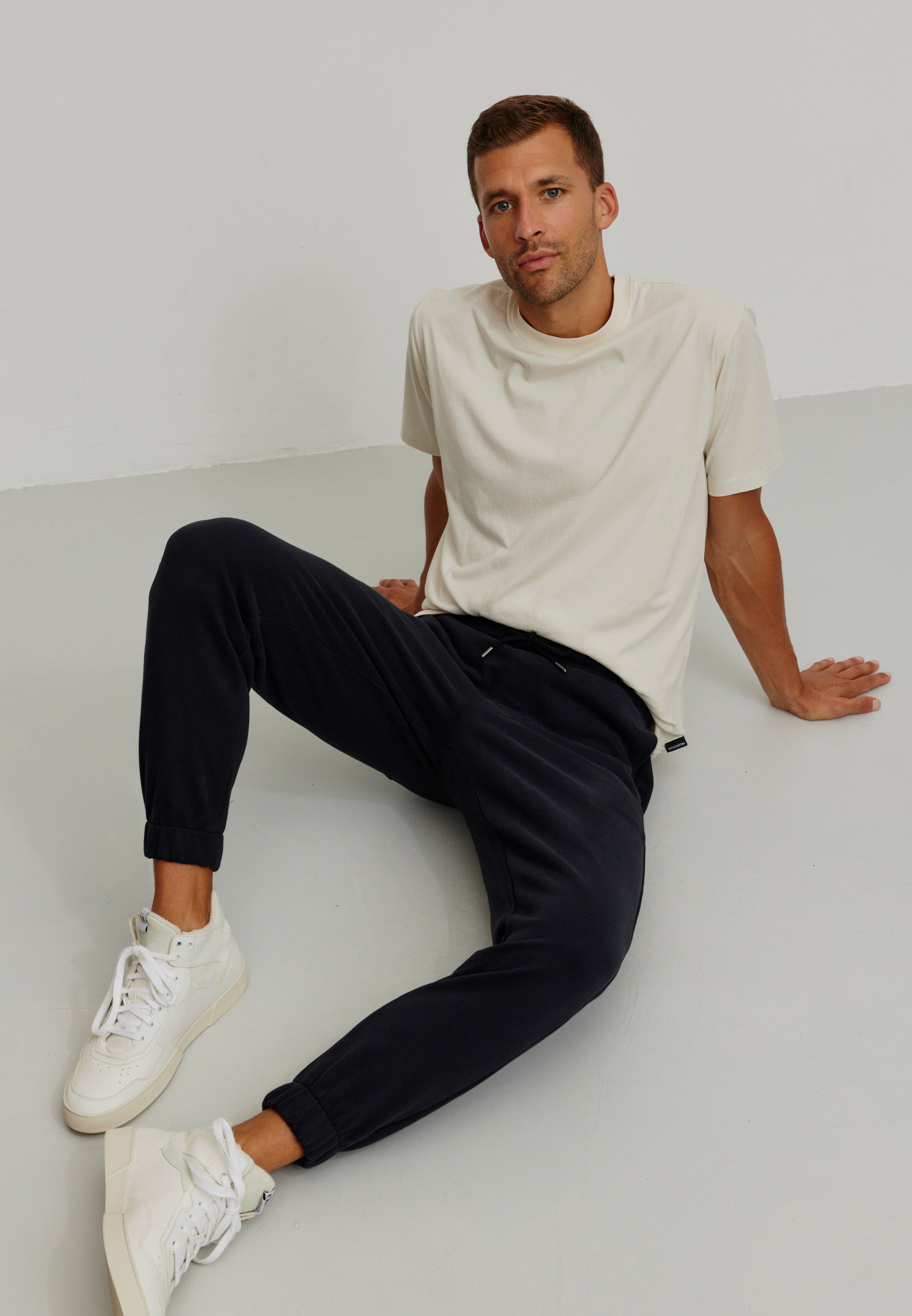 Recolution Thuja jogger cotone bio nero comodo