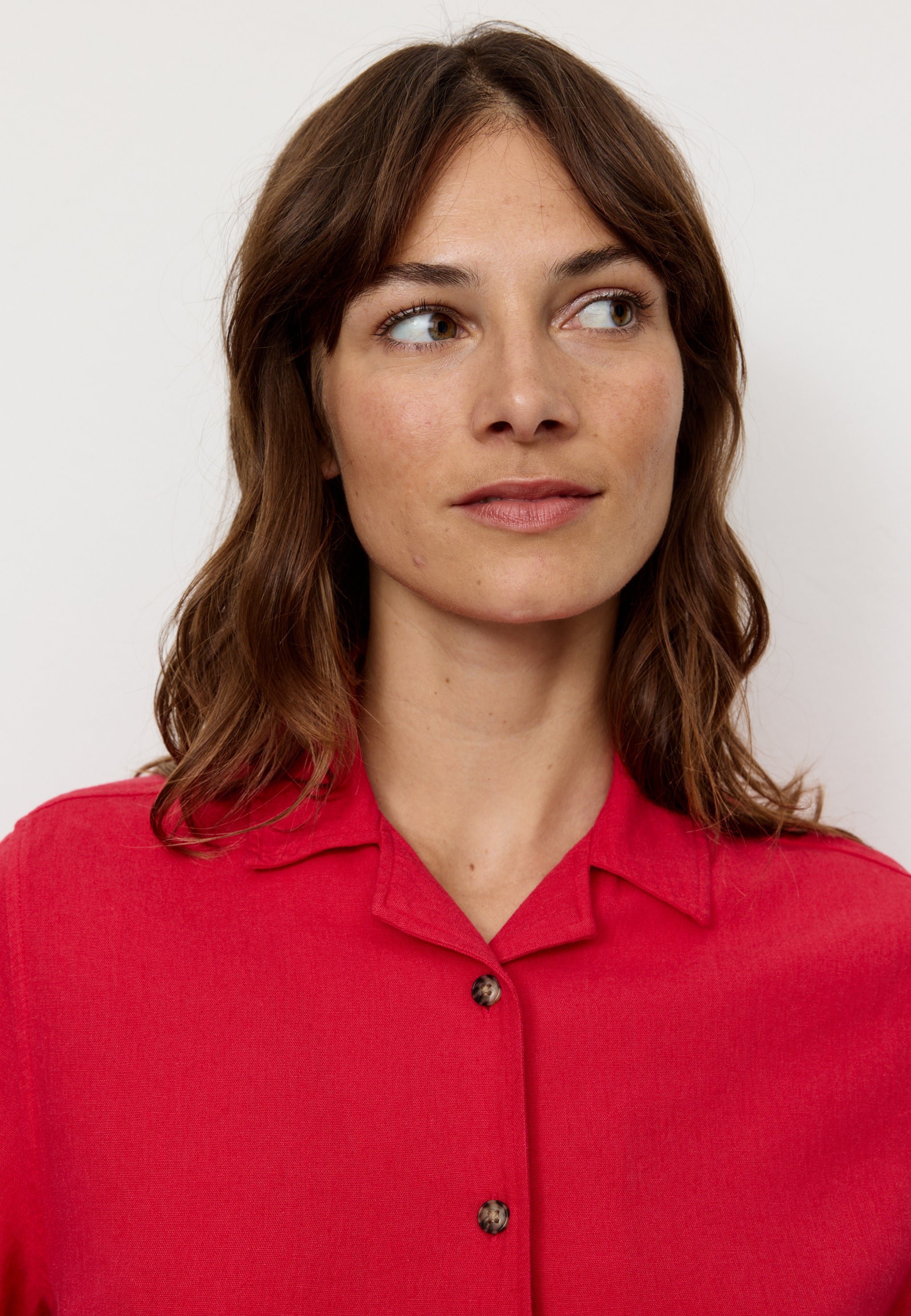Recolution Camellia blusa in lino rosso lava