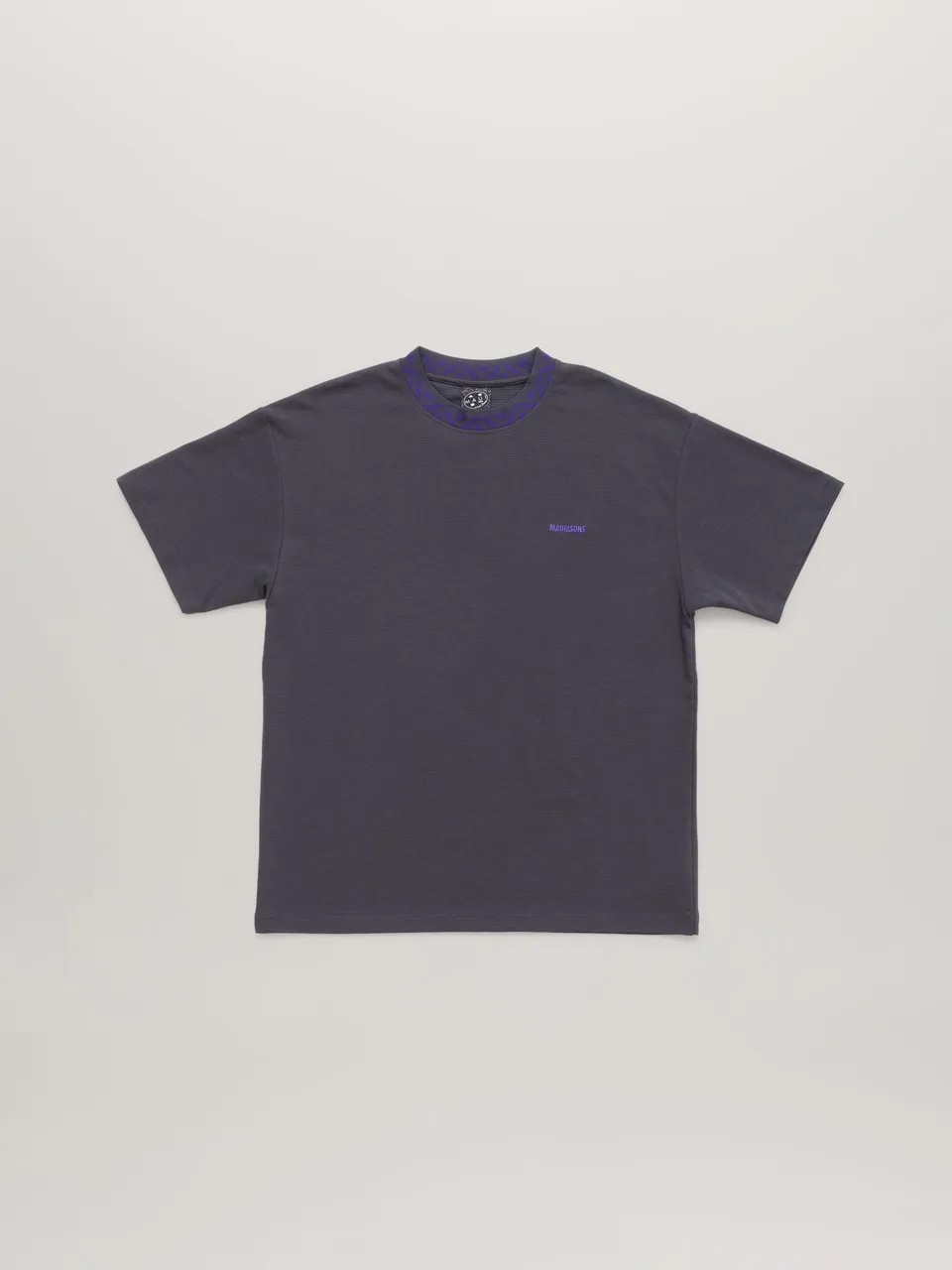 Maui and Sons Break Neck t-shirt ferro cotone boxy fit