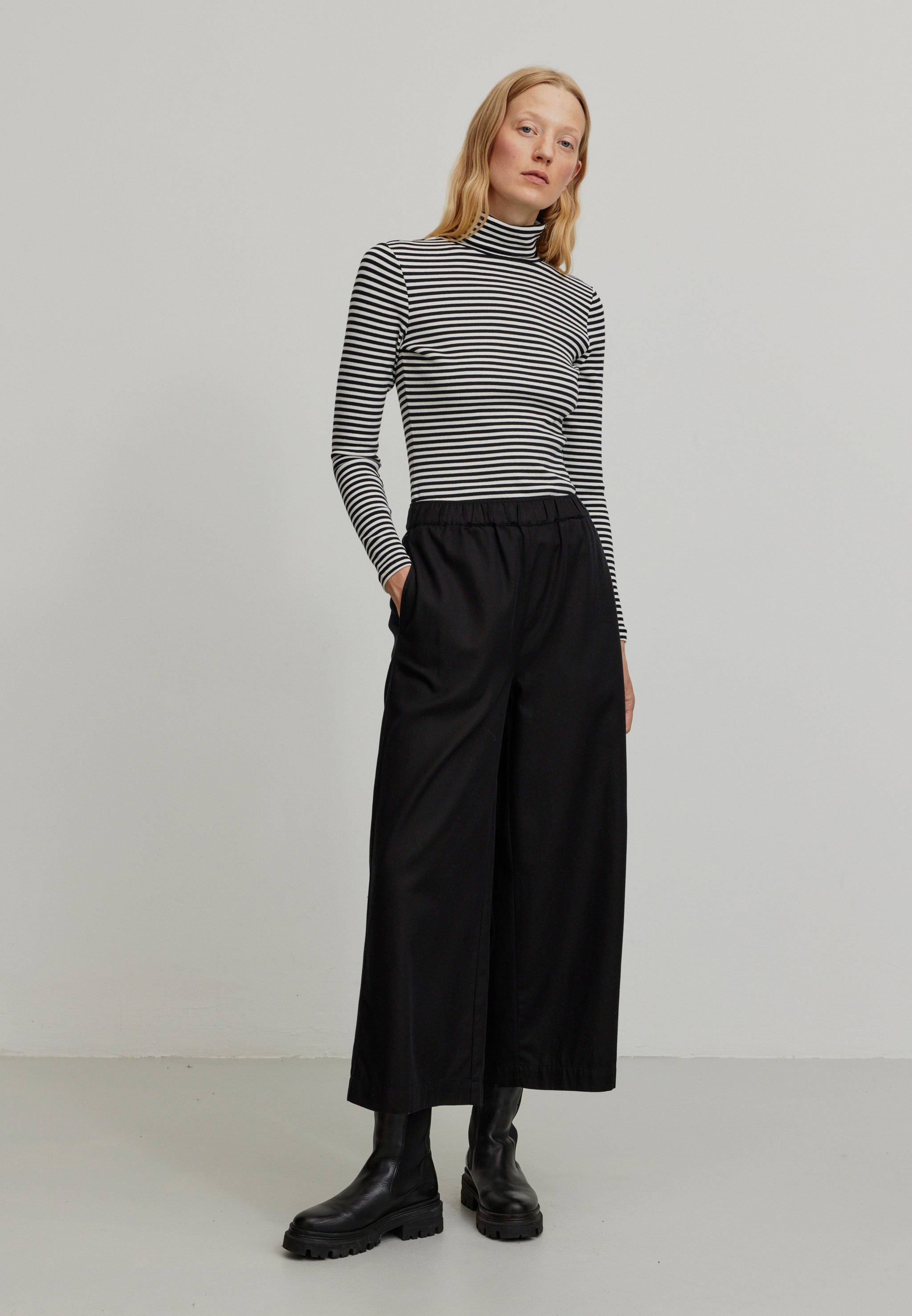 Recolution Liatris Stripes maglia maniche lunghe black a righe