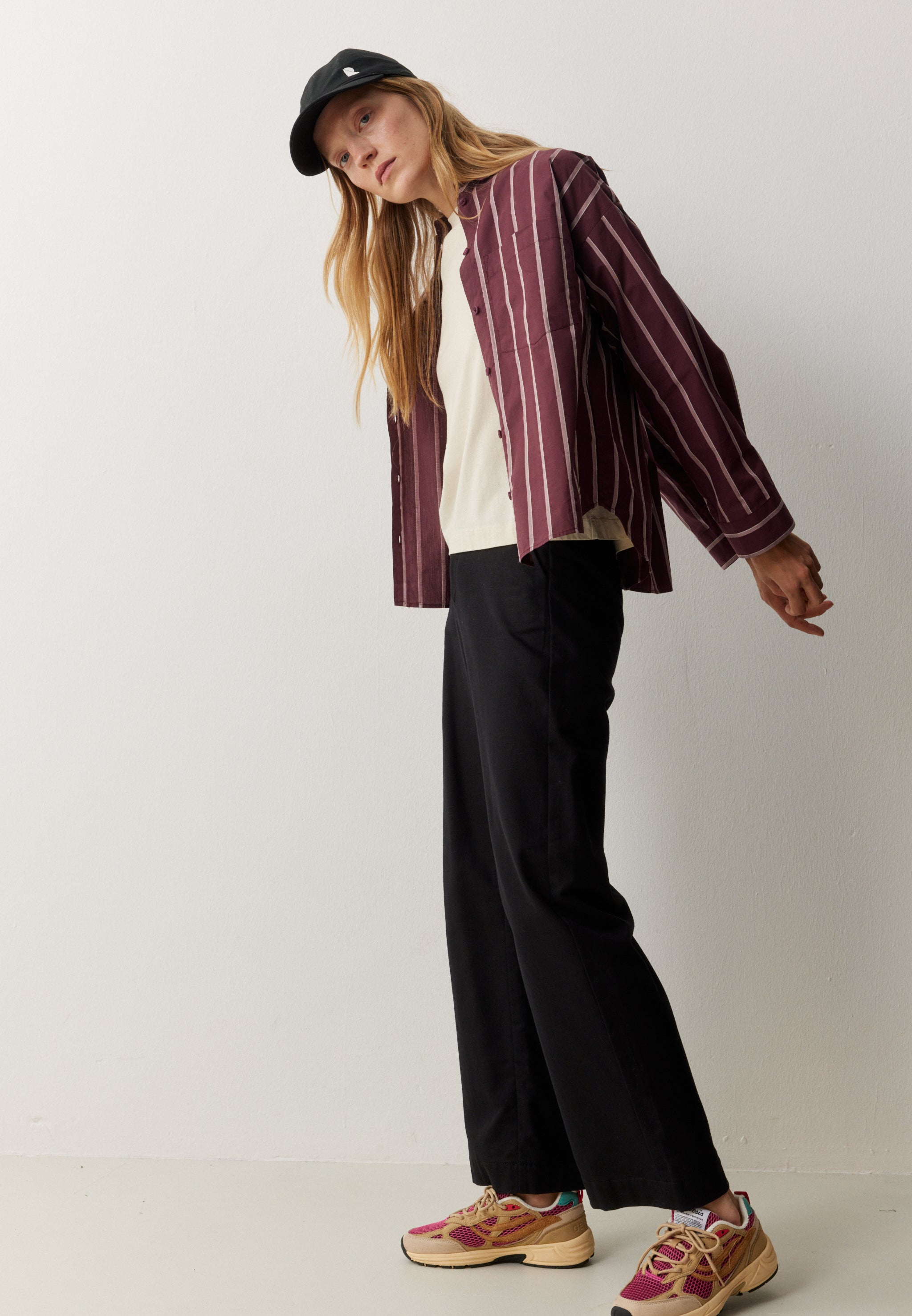 Recolution Ligularia pantaloni marlene nero bio