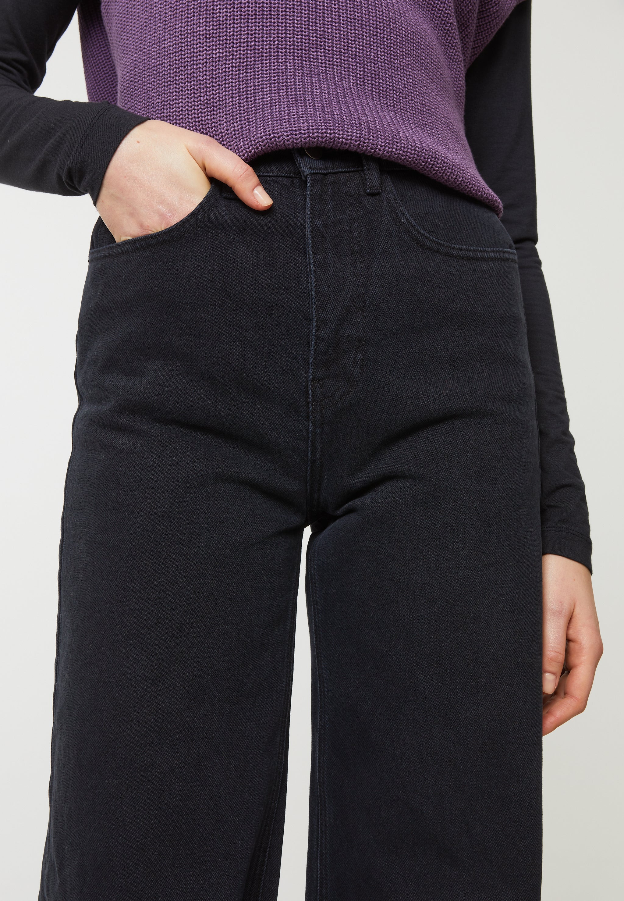 Recolution Commelina jeans larghi nero washed black cotone bio