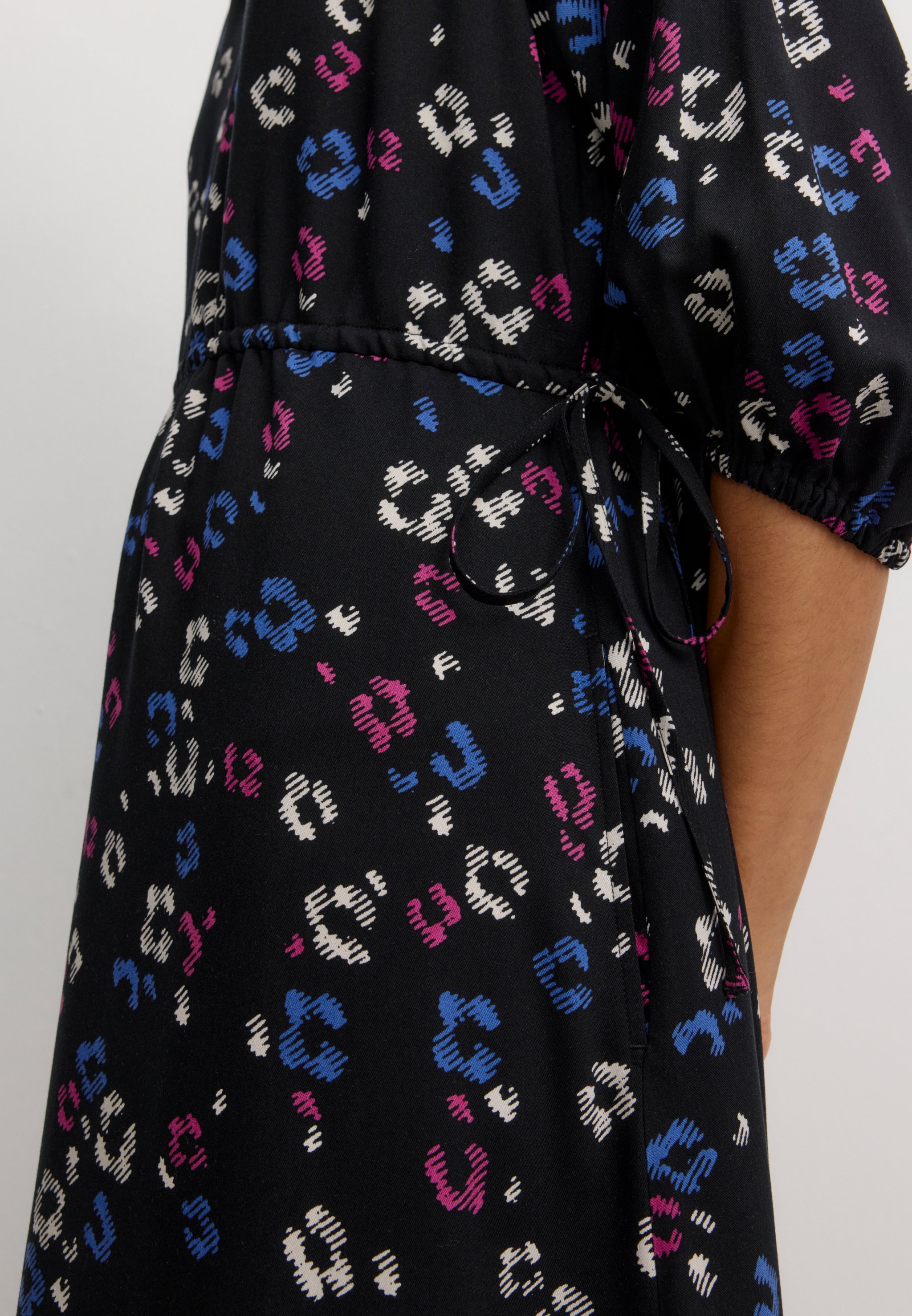 Recolution Nemesia Blossom vestito nero viscosa