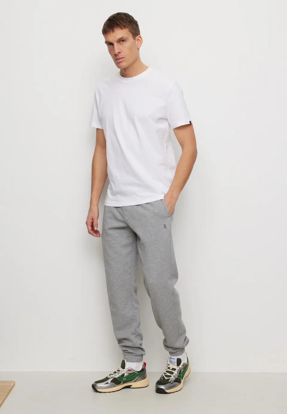 Recolution Thuja jogger cotone bio grigio comodo
