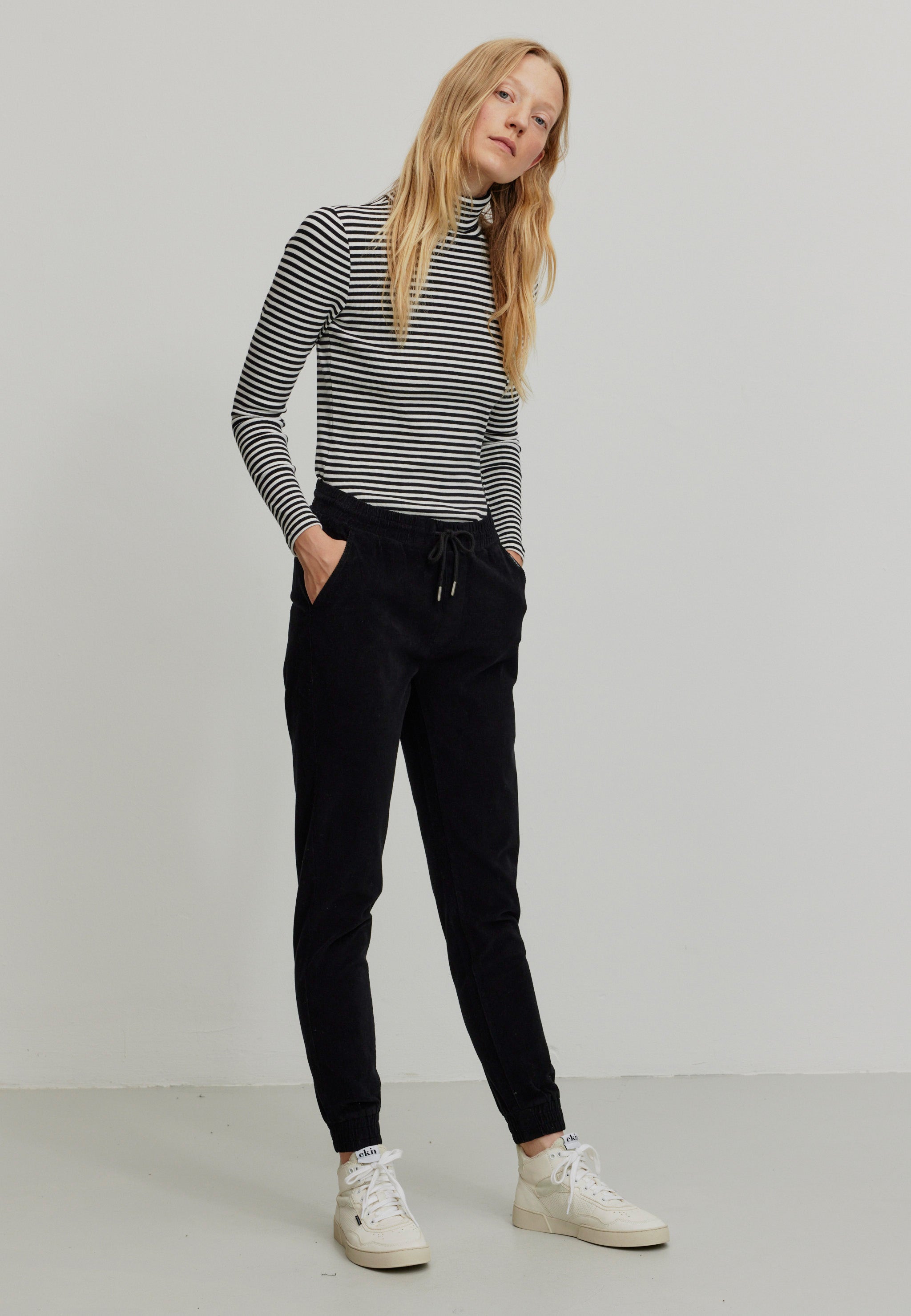 Recolution Chaiturus pantaloni chino nero cotone bio