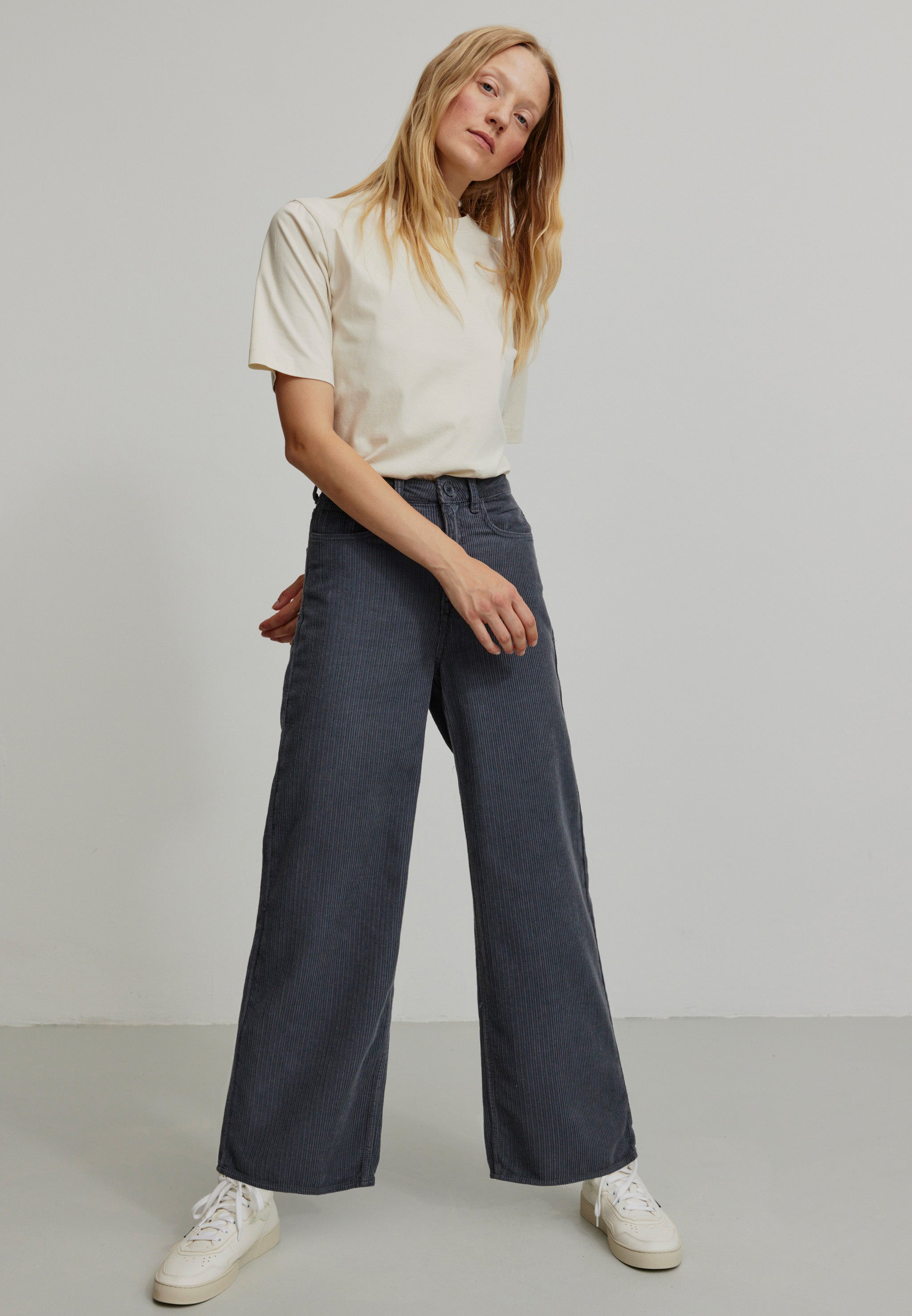 Recolution Erica Corduroy pantaloni donna blu denim velluto
