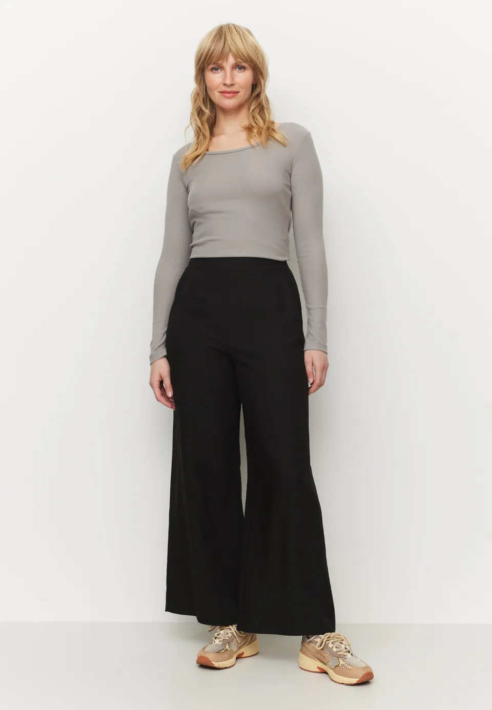 Recolution Pilea pantaloni donna neri lyocell