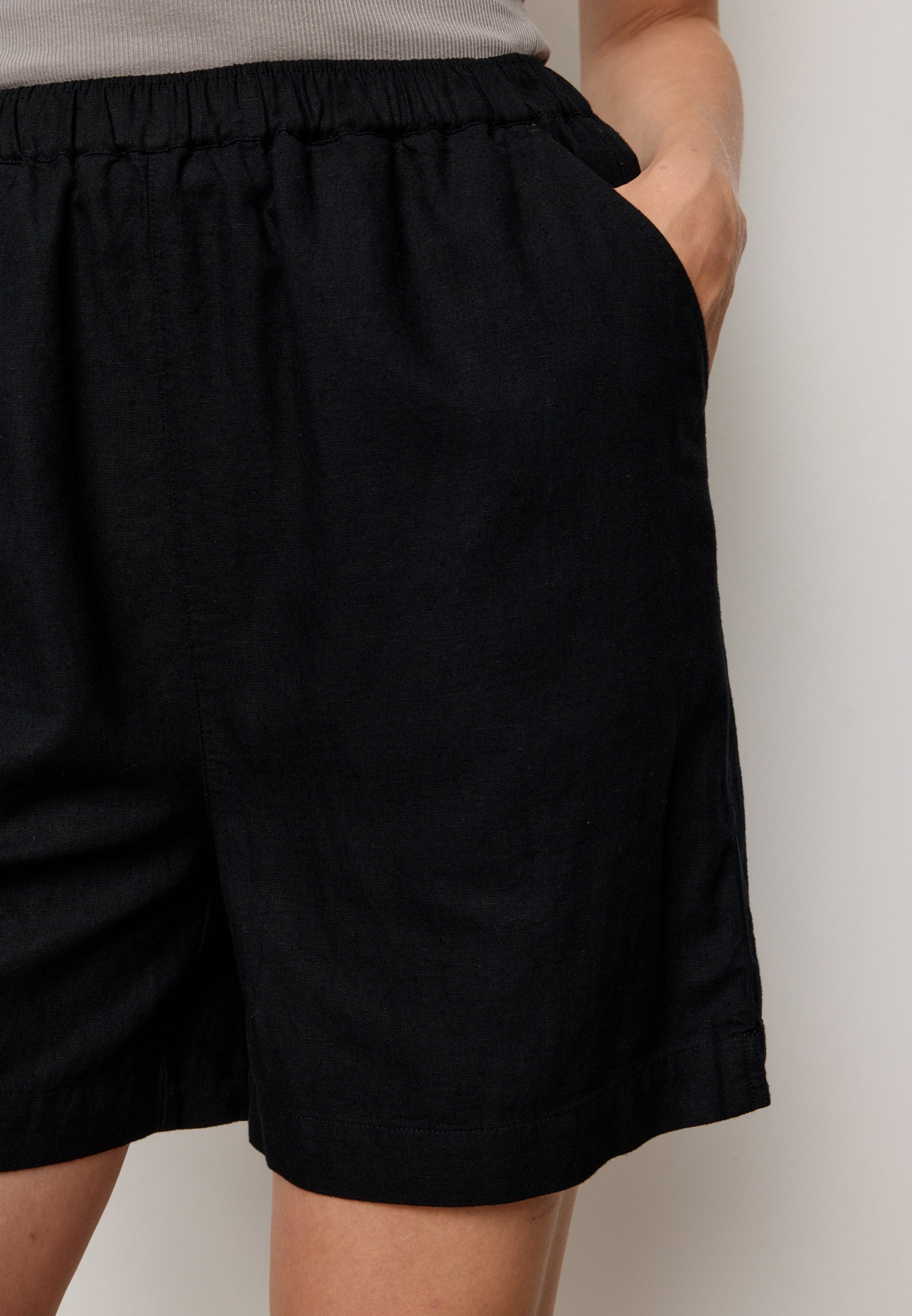 Recolution Fir shorts nero misto lino traspirante