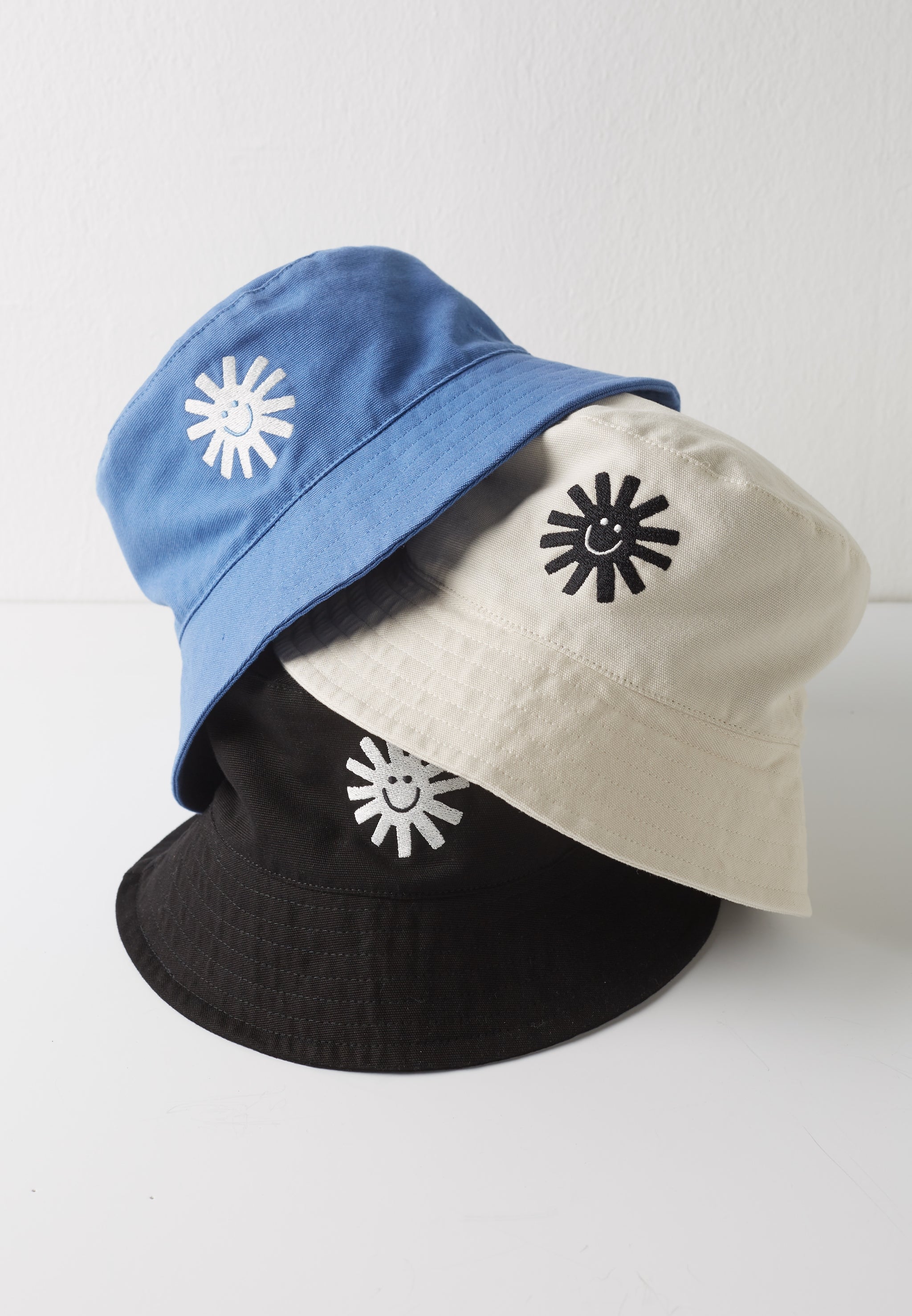 Recolution Sun Smile bucket hat cotone bio arctic white