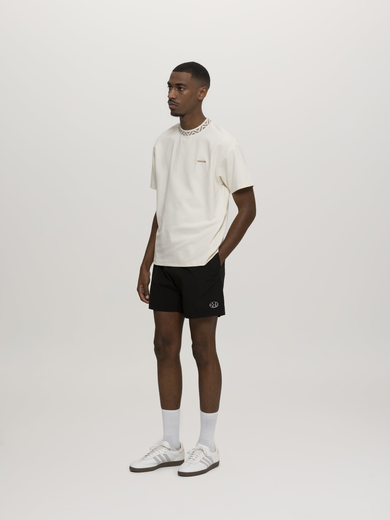 Maui and Sons Break Neck t-shirt ferro cotone boxy fit