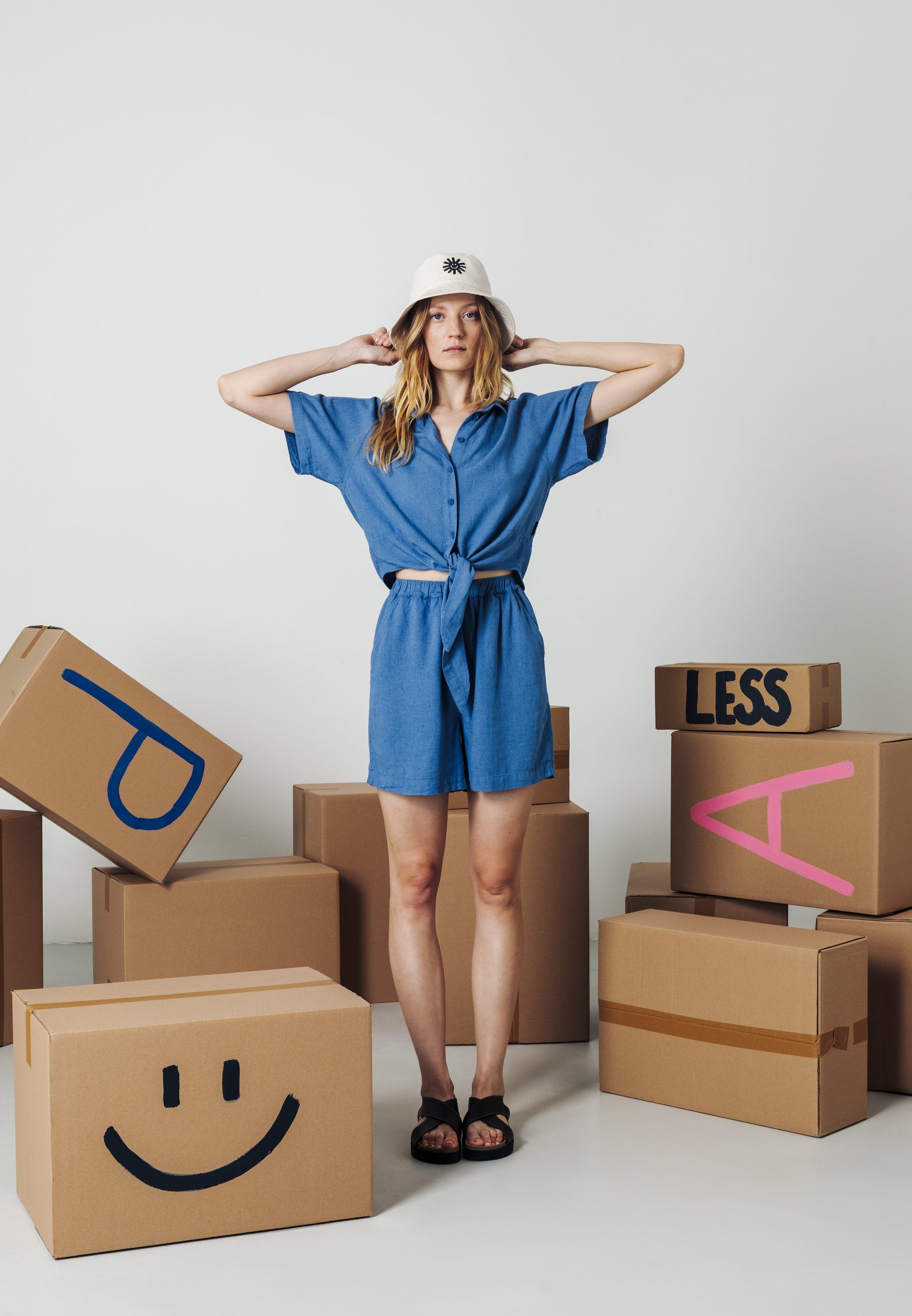 Recolution Fir shorts blu elettrico misto lino